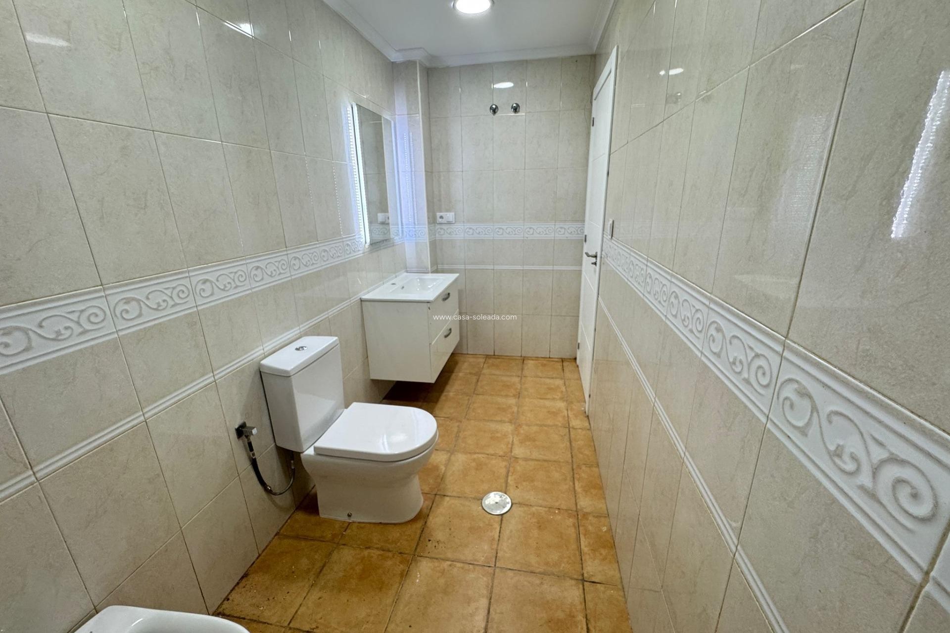 Herverkoop - Appartement / flat - Catral - Comunidad Valenciana