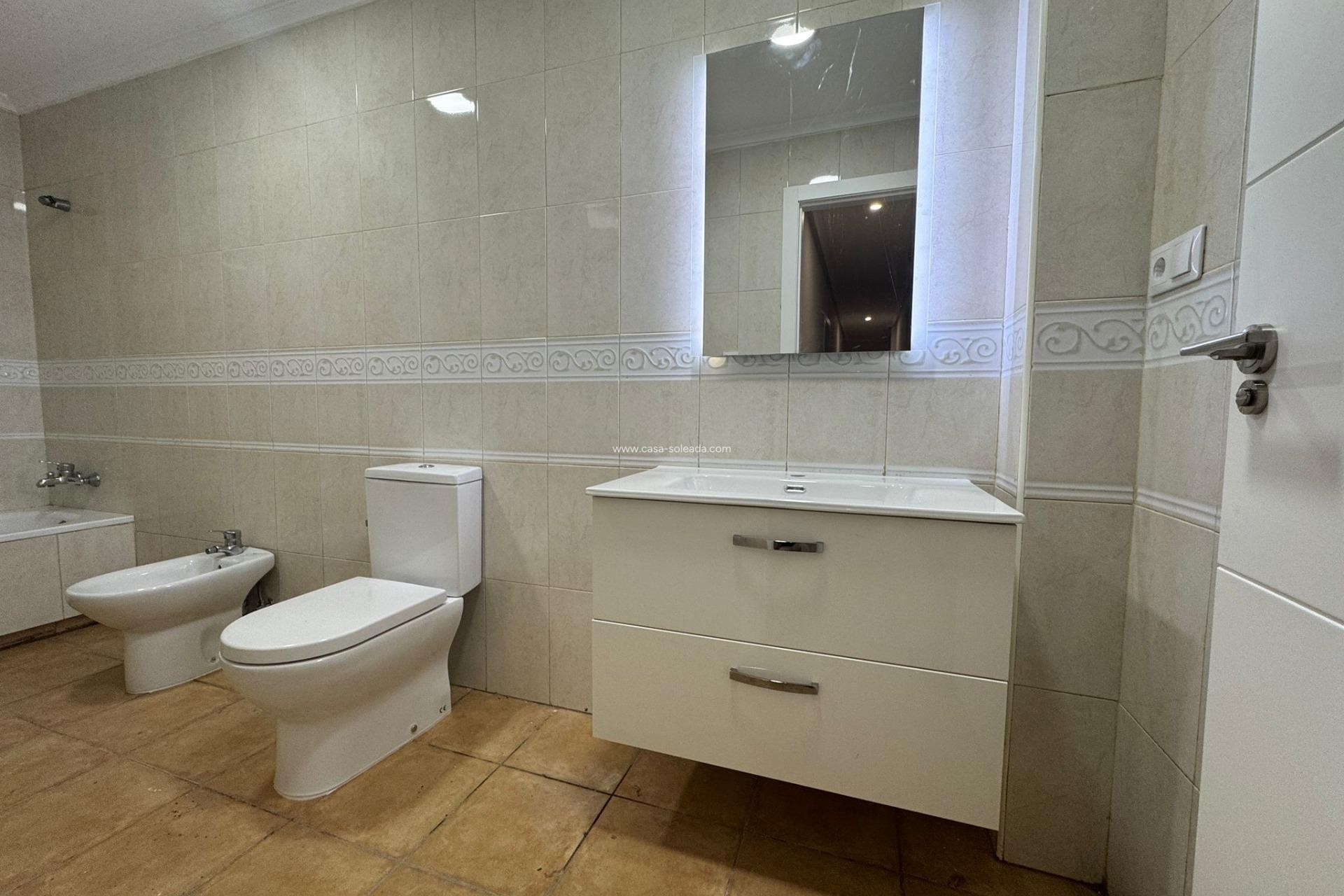 Herverkoop - Appartement / flat - Catral - Comunidad Valenciana