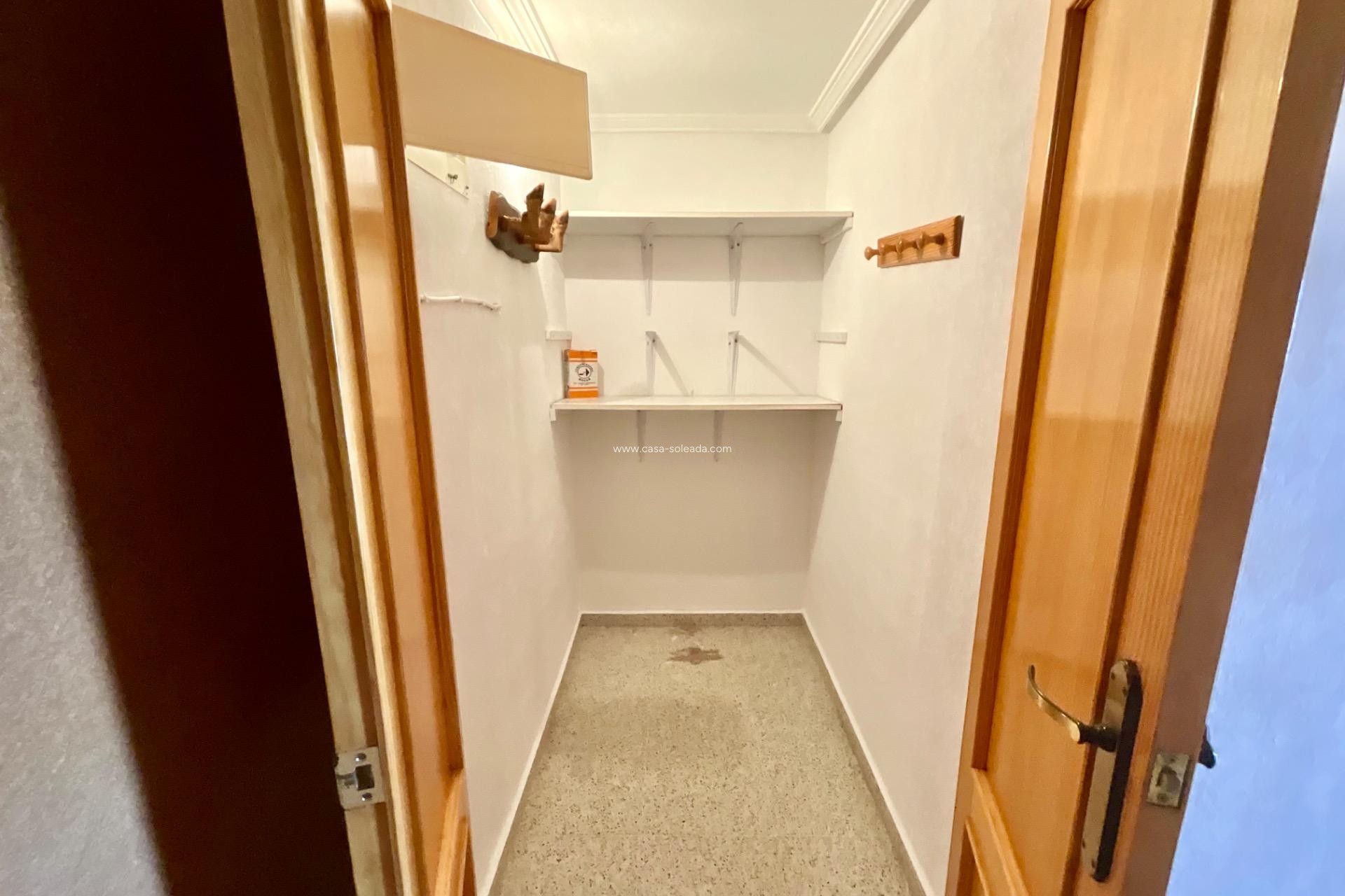 Herverkoop - Appartement / flat - Torrevieja - Acequion