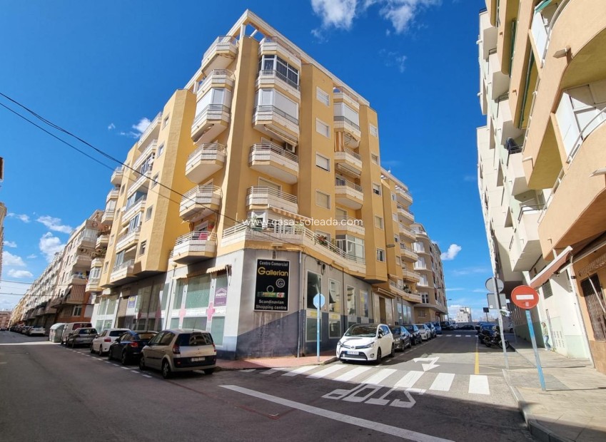 Herverkoop - Appartement / flat - Torrevieja - Habaneras