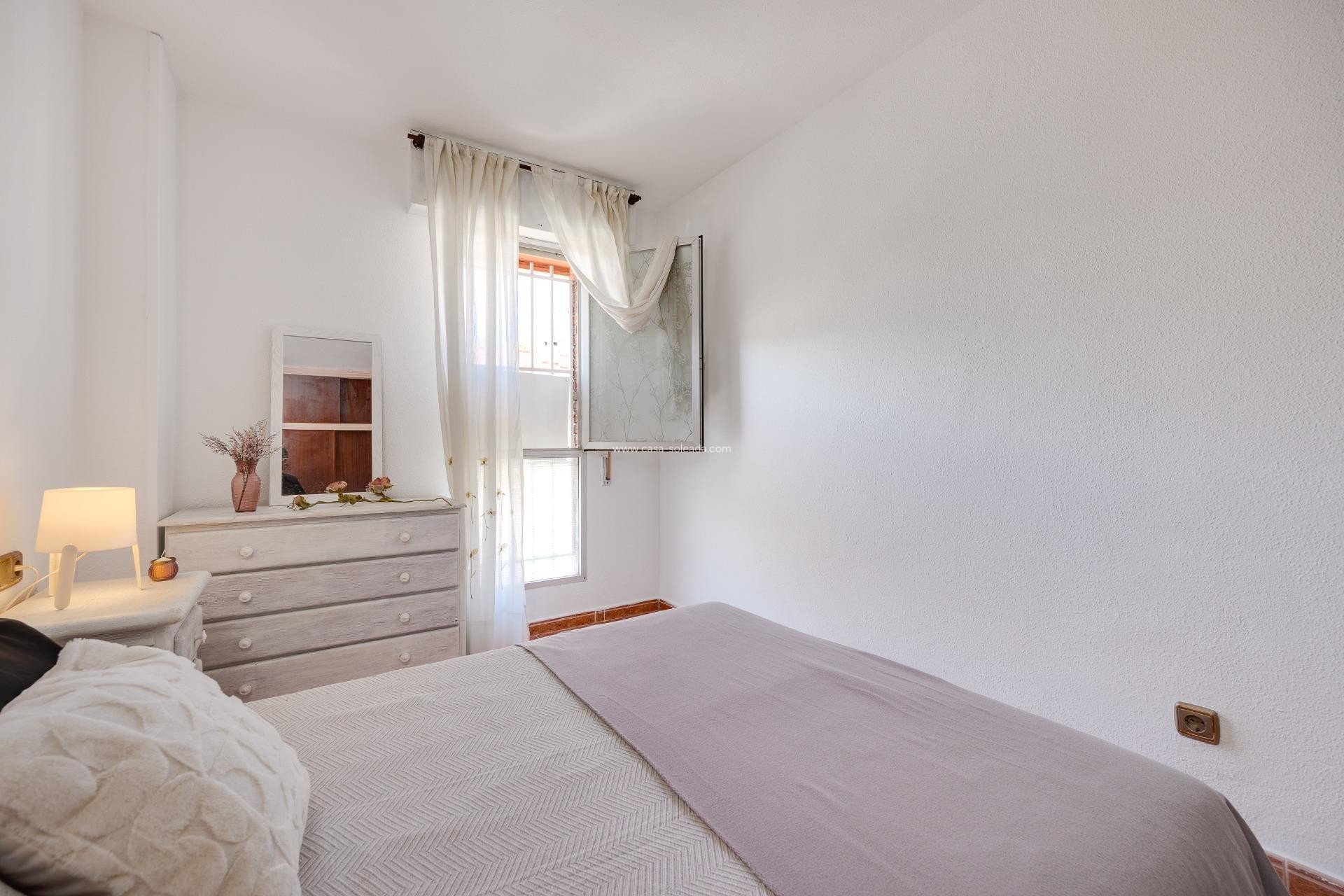 Herverkoop - Appartement / flat - Torrevieja - Playa De Los Naufragos