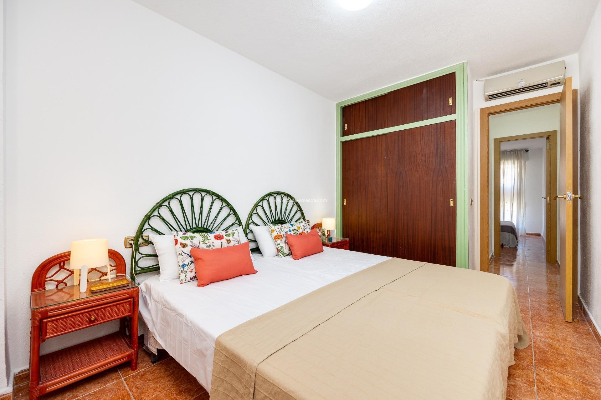 Herverkoop - Appartement / flat - Torrevieja - Playa De Los Naufragos