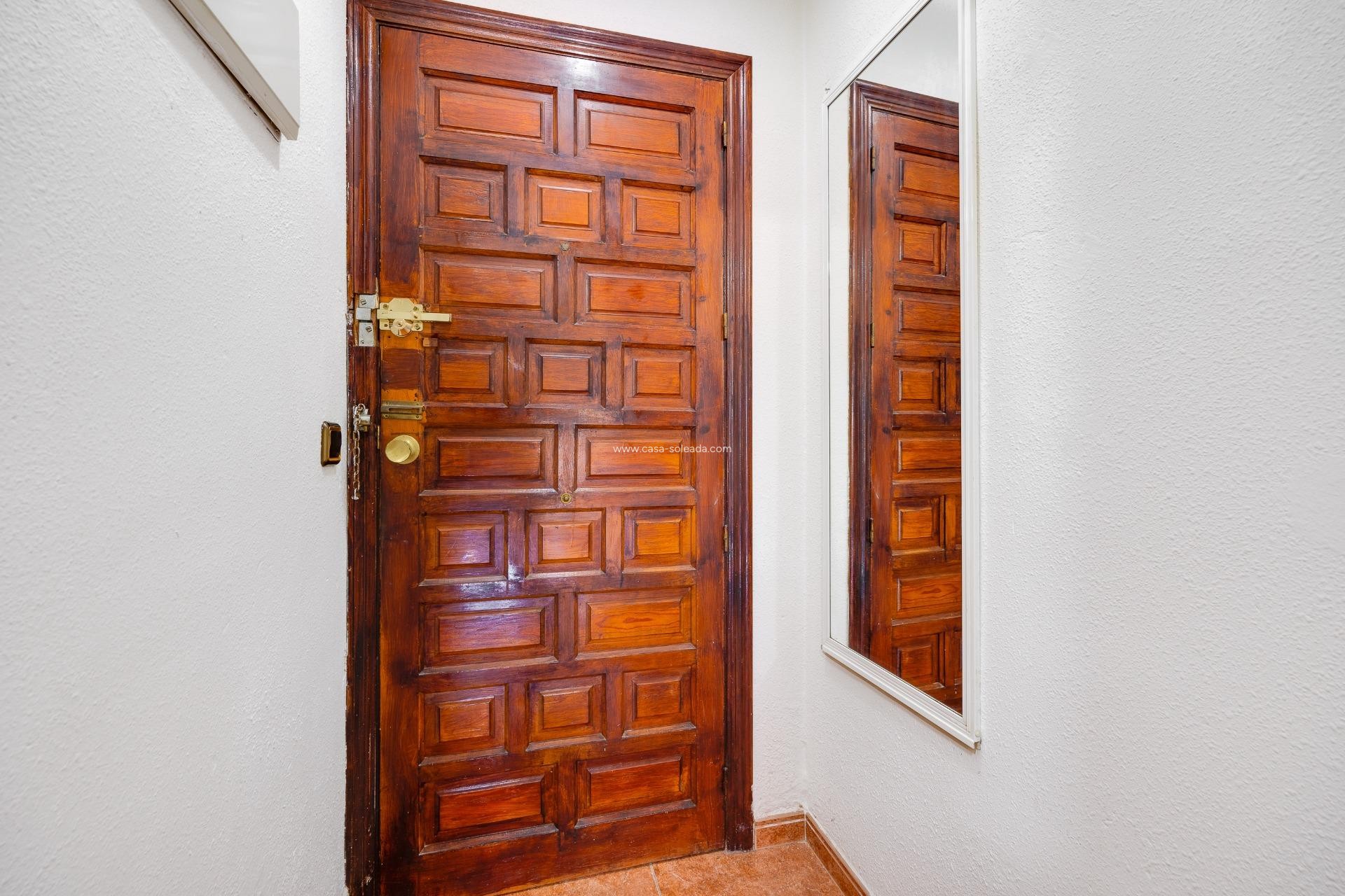 Herverkoop - Appartement / flat - Torrevieja - Playa De Los Naufragos