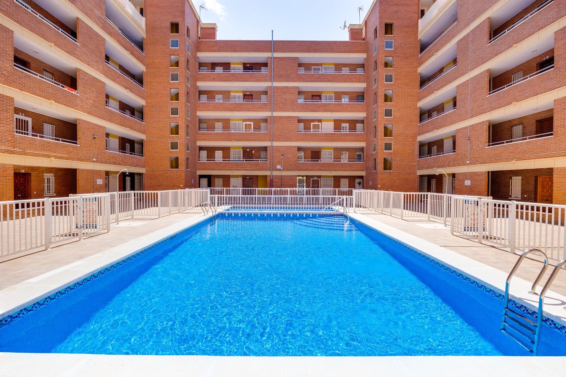 Herverkoop - Appartement / flat - Torrevieja - Playa De Los Naufragos