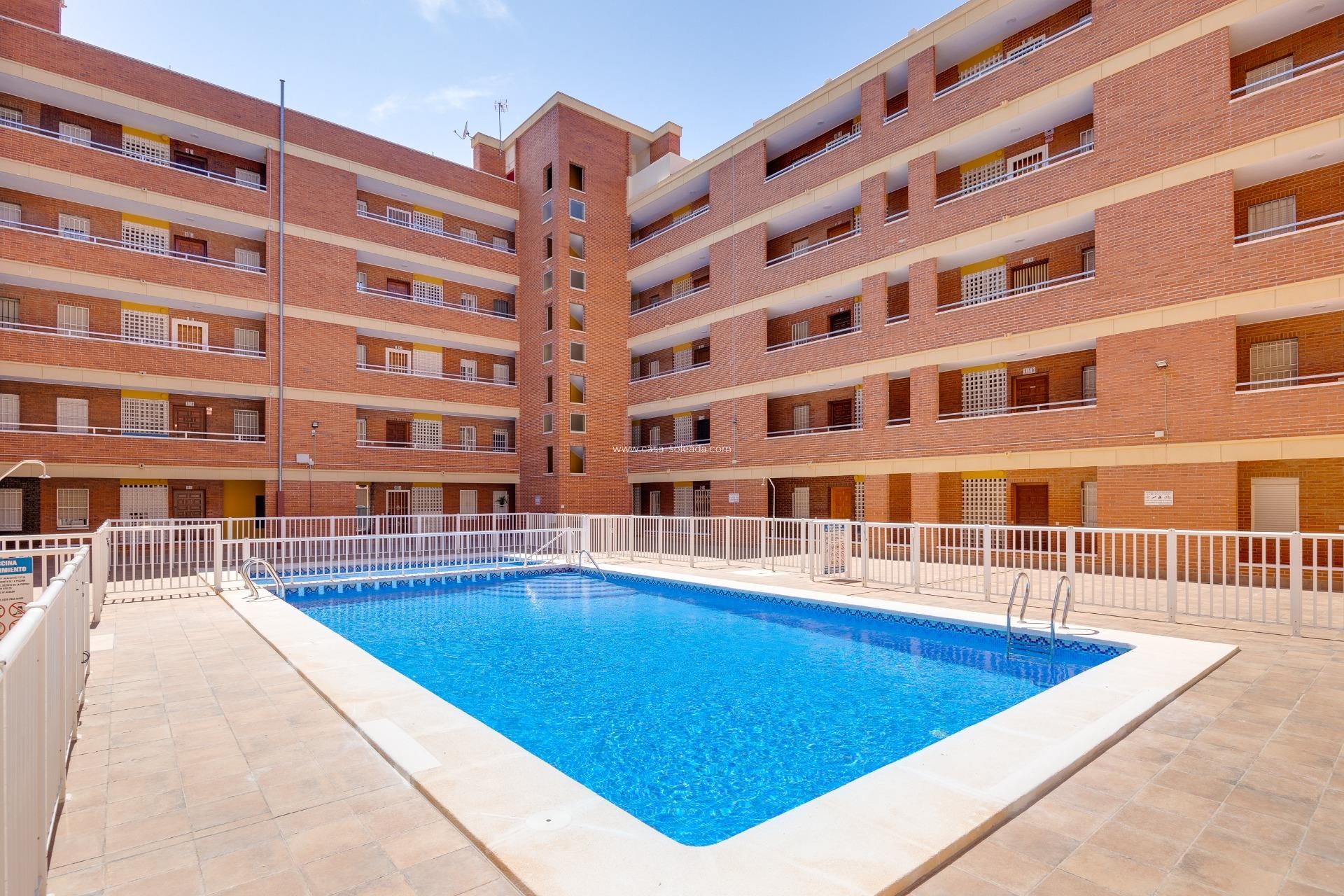 Herverkoop - Appartement / flat - Torrevieja - Playa De Los Naufragos
