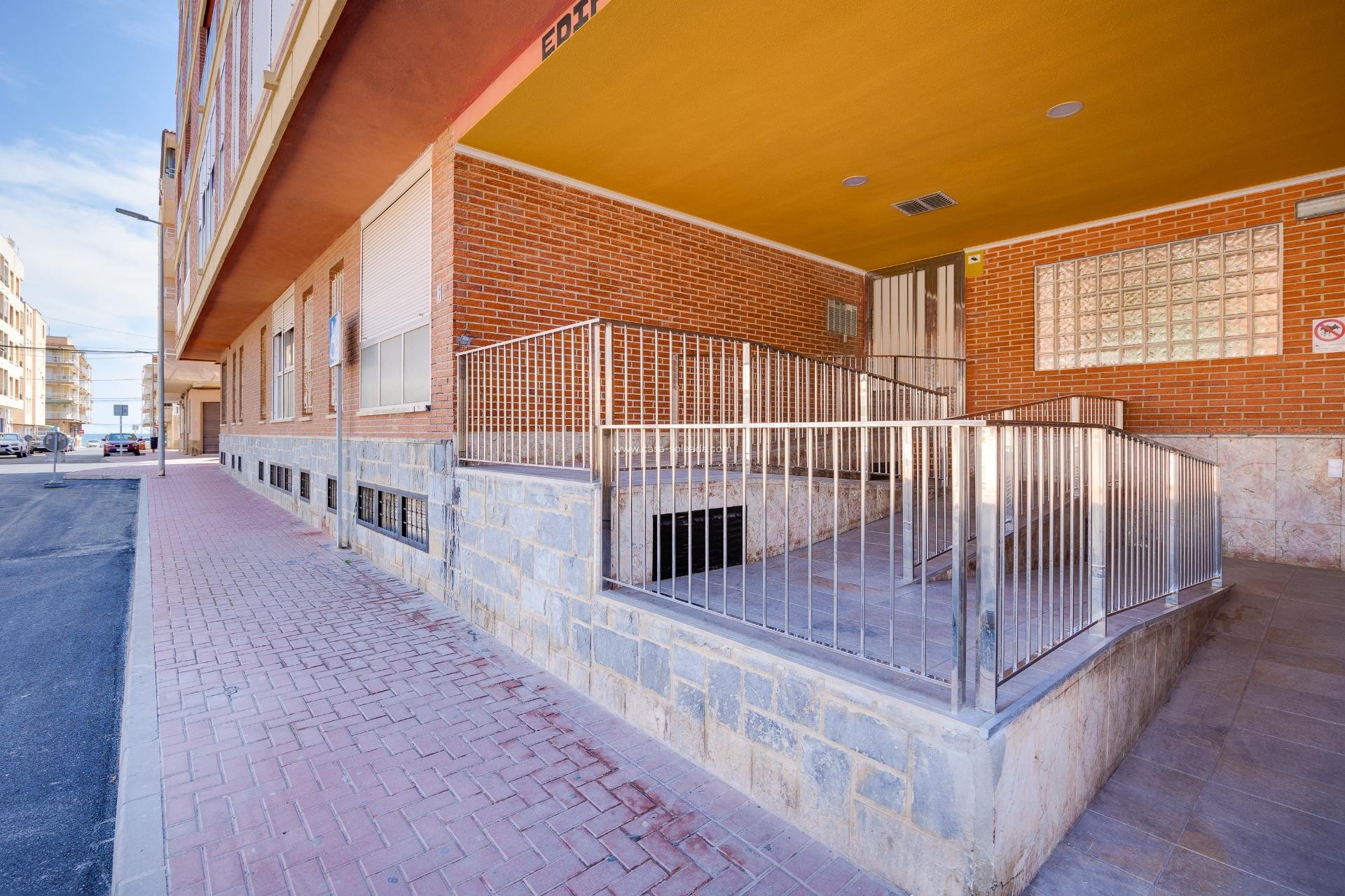 Herverkoop - Appartement / flat - Torrevieja - Playa De Los Naufragos