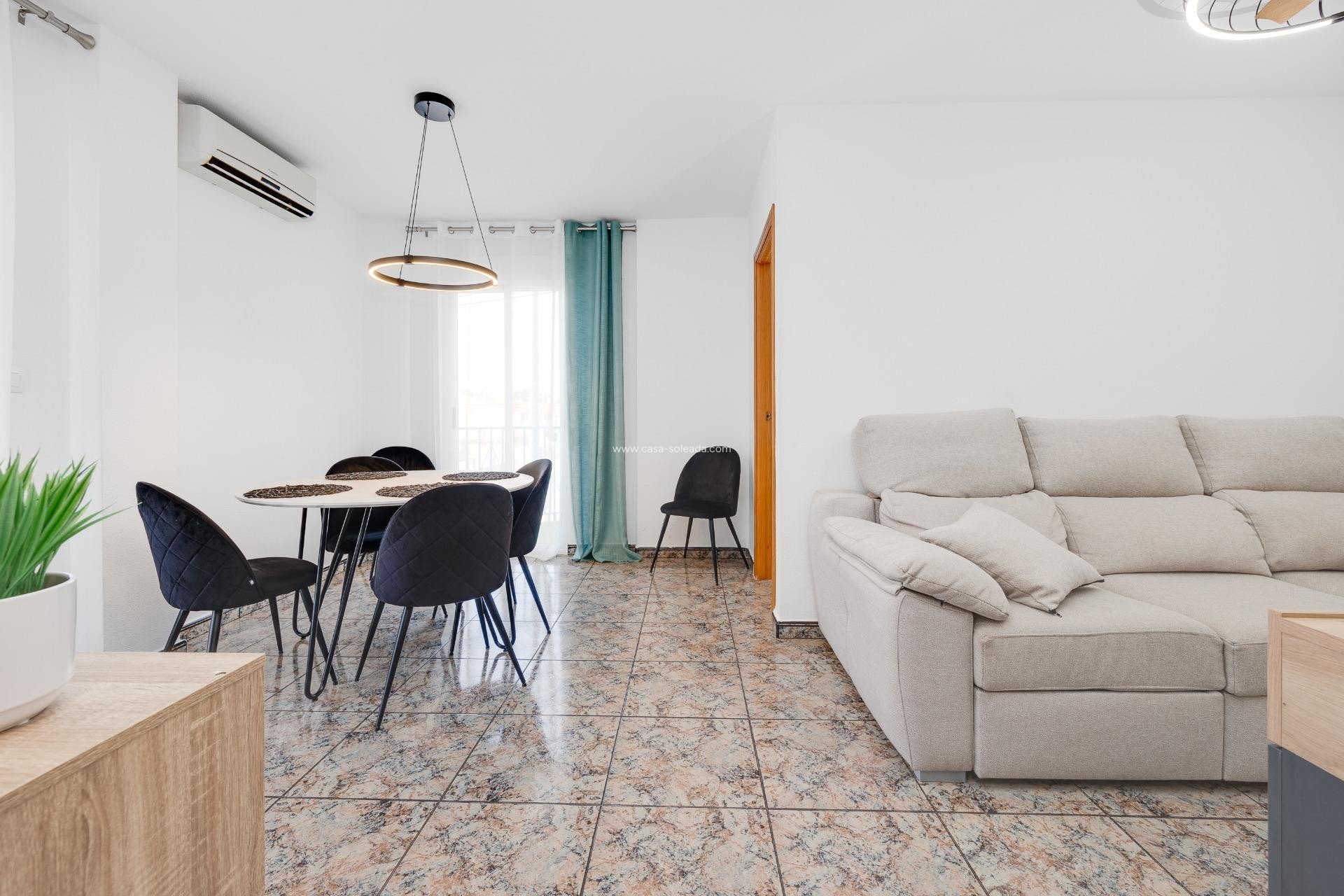 Herverkoop - Appartement / flat - Torrevieja - Playa De Los Naufragos