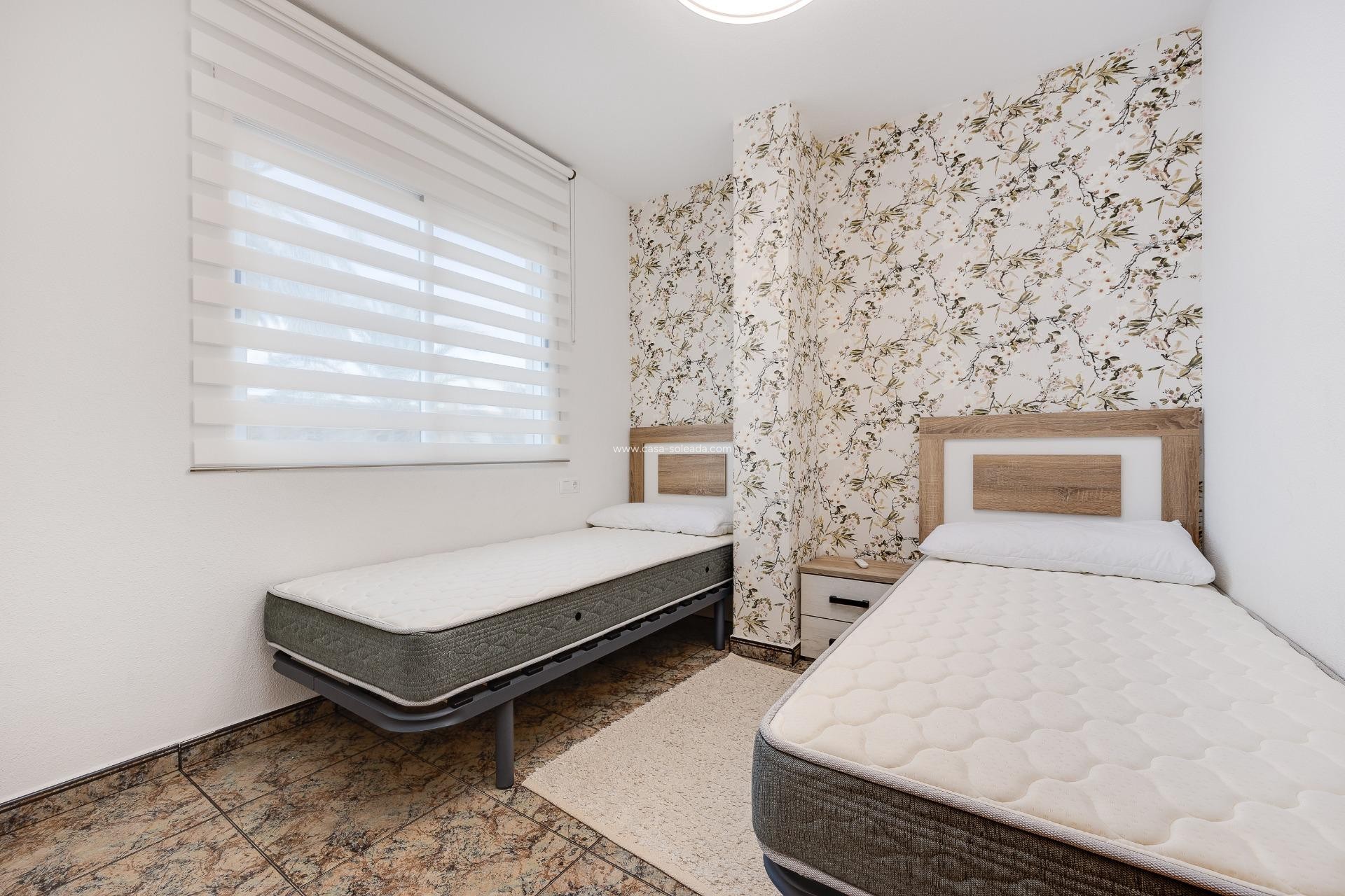 Herverkoop - Appartement / flat - Torrevieja - Playa De Los Naufragos