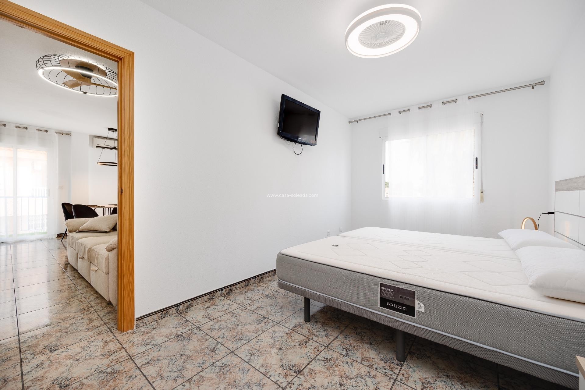 Herverkoop - Appartement / flat - Torrevieja - Playa De Los Naufragos