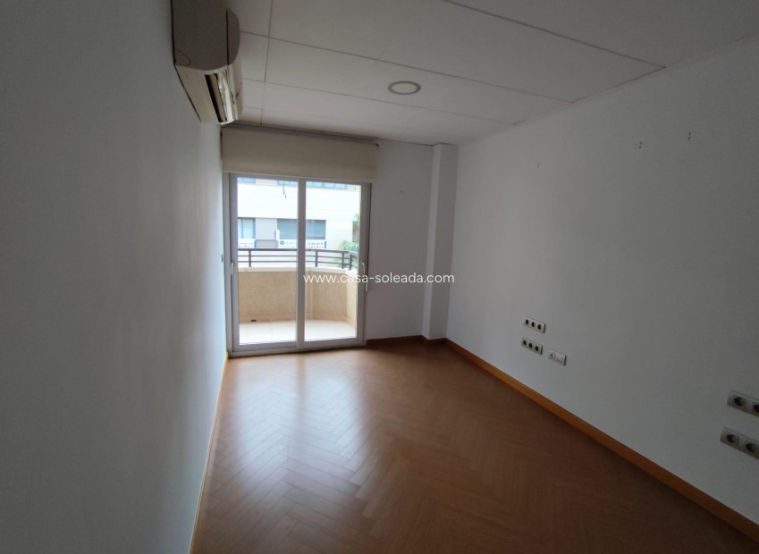Herverkoop - Appartement / flat - Torrevieja - Puerto