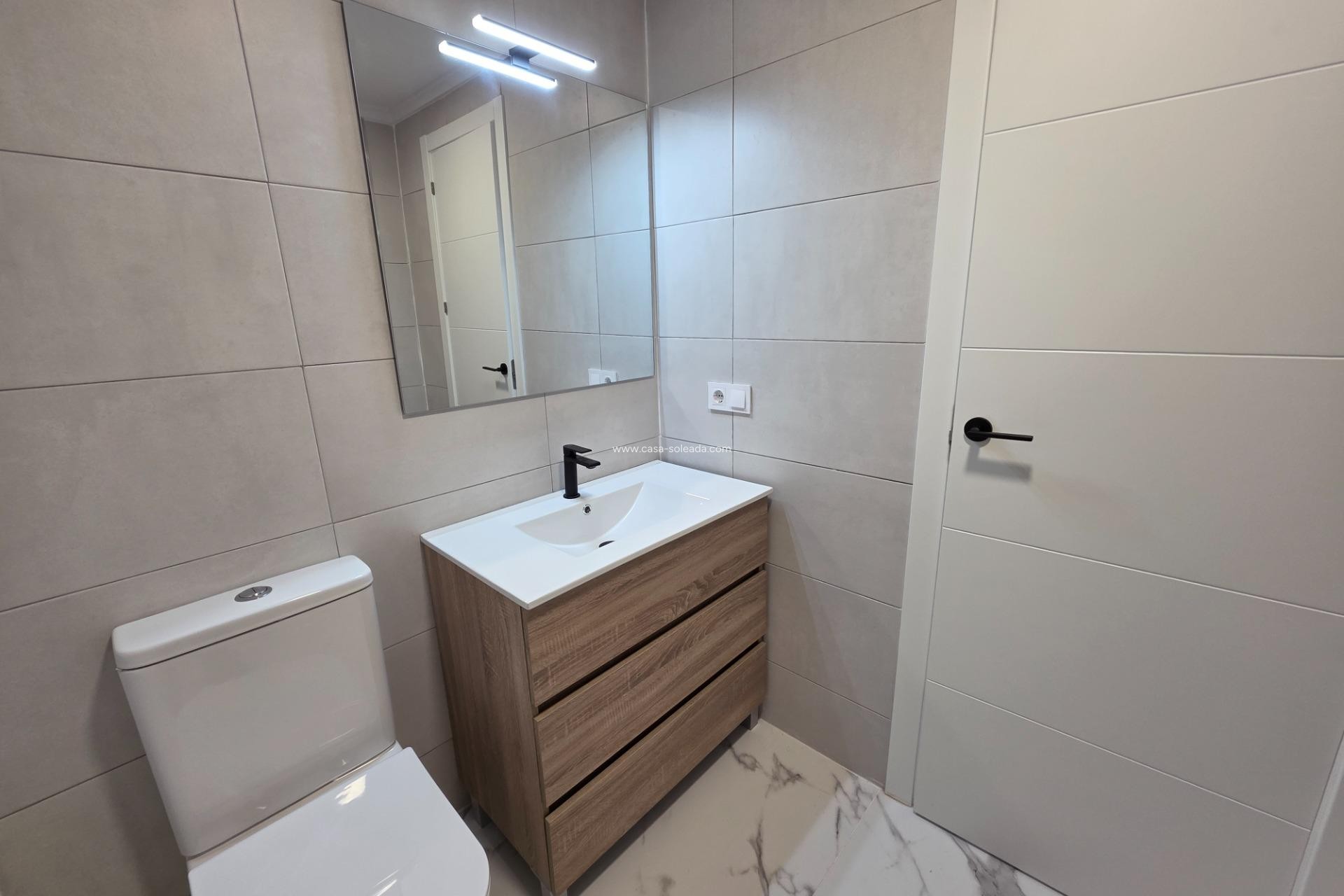 Herverkoop - Appartement / flat - Torrevieja - Punta Prima