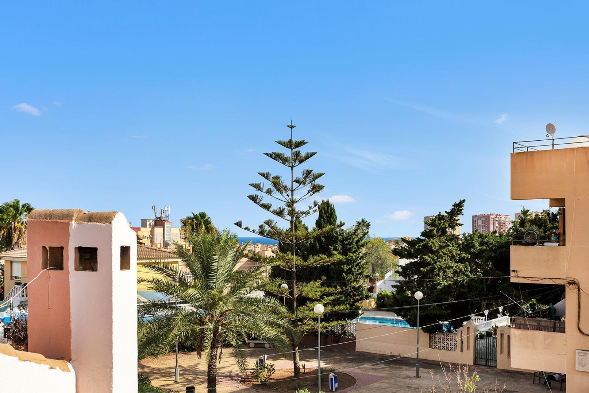Herverkoop - Herenhuis - Torrevieja - Aguas nuevas