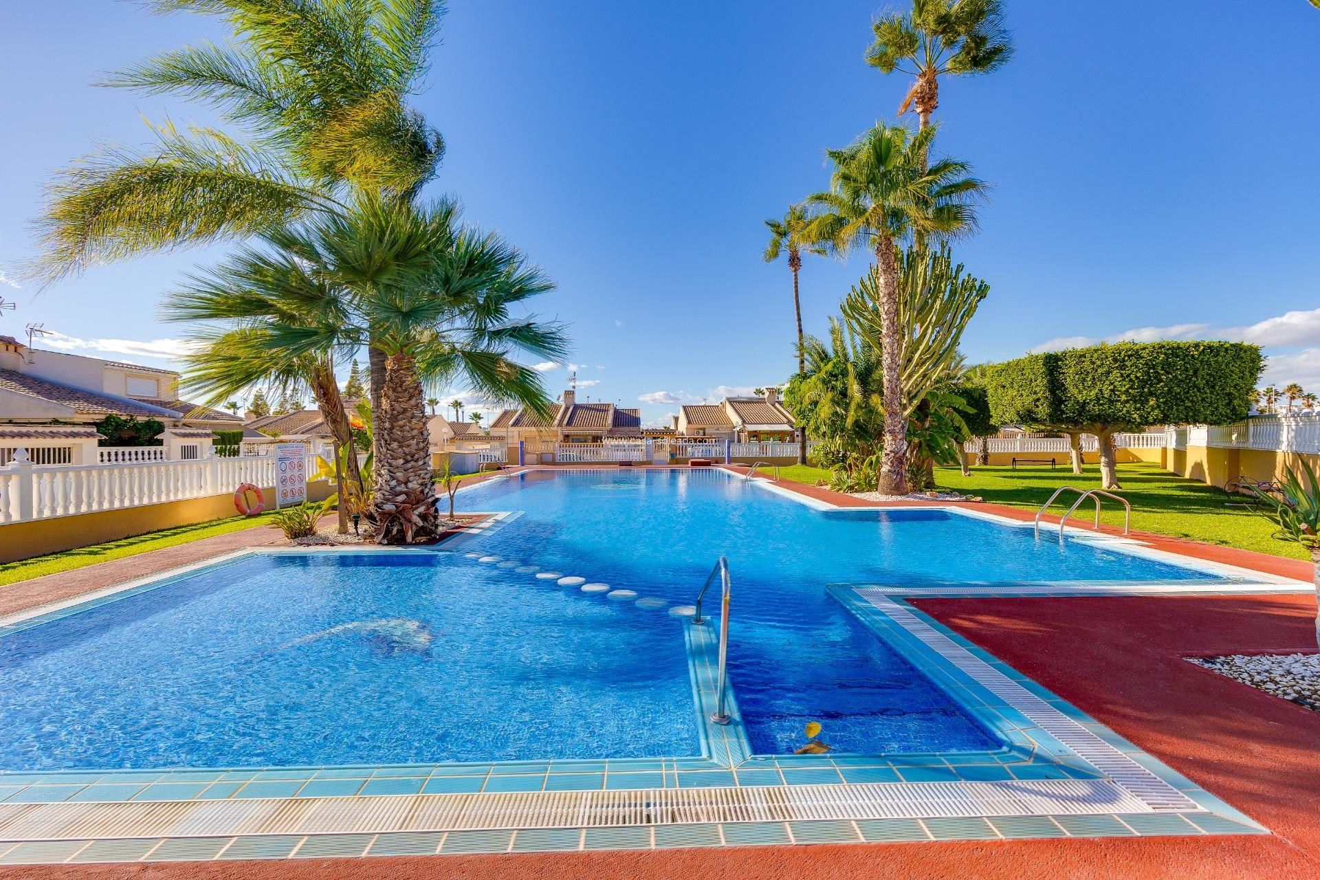 Herverkoop - Herenhuis - Torrevieja - Aguas nuevas