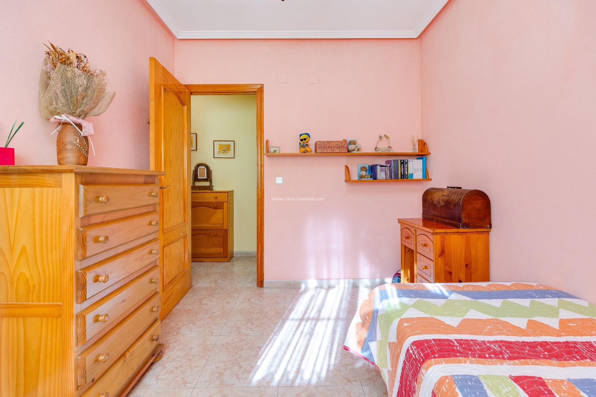 Herverkoop - Herenhuis - Torrevieja - Aguas nuevas
