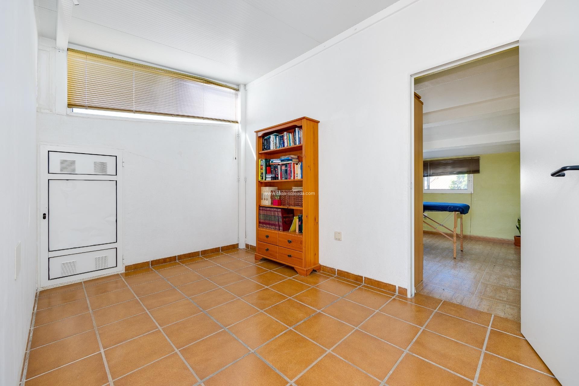 Herverkoop - Herenhuis - Torrevieja - Aguas nuevas