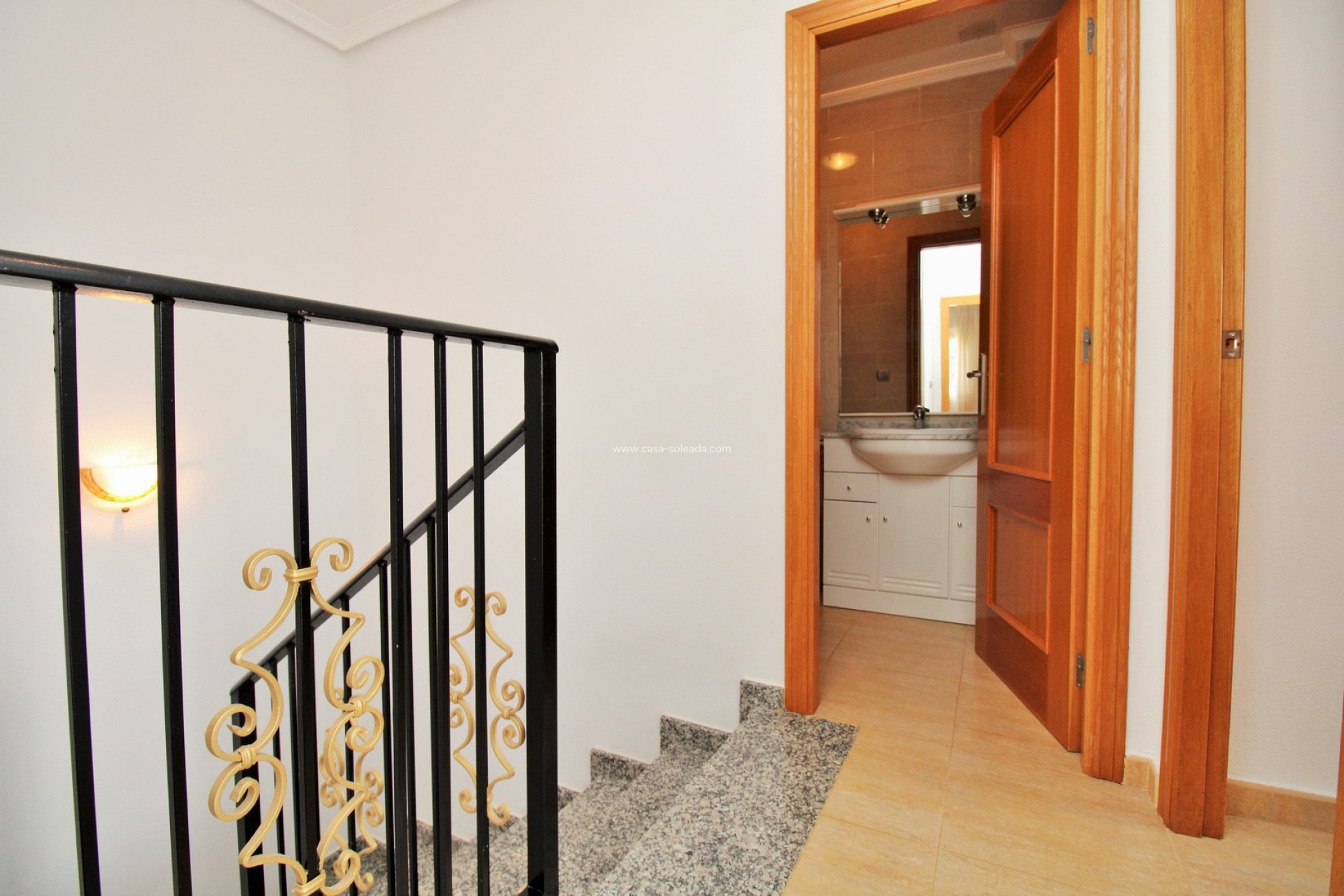 Herverkoop - Herenhuis - Villamartin - PAU 8