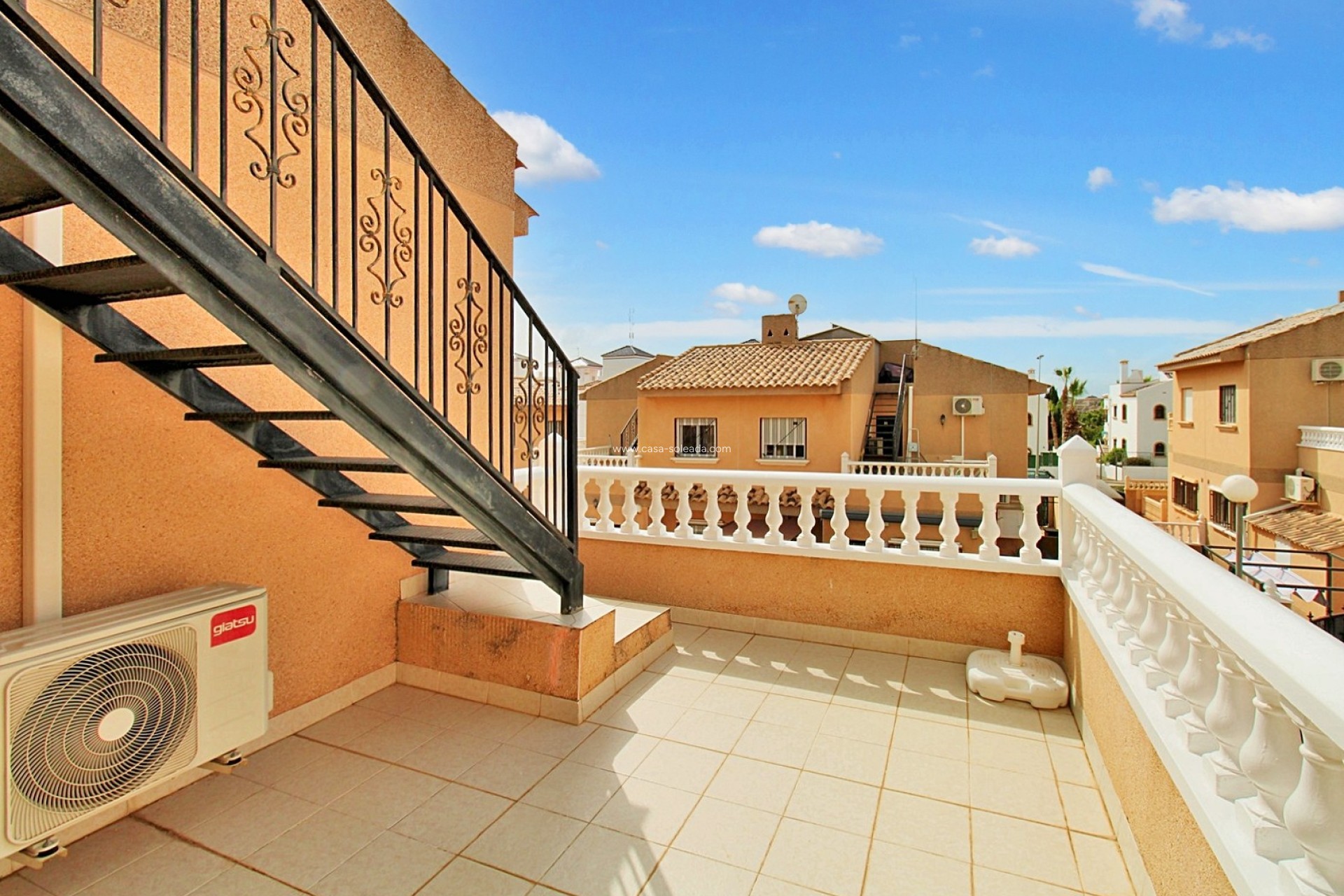 Herverkoop - Herenhuis - Villamartin - PAU 8
