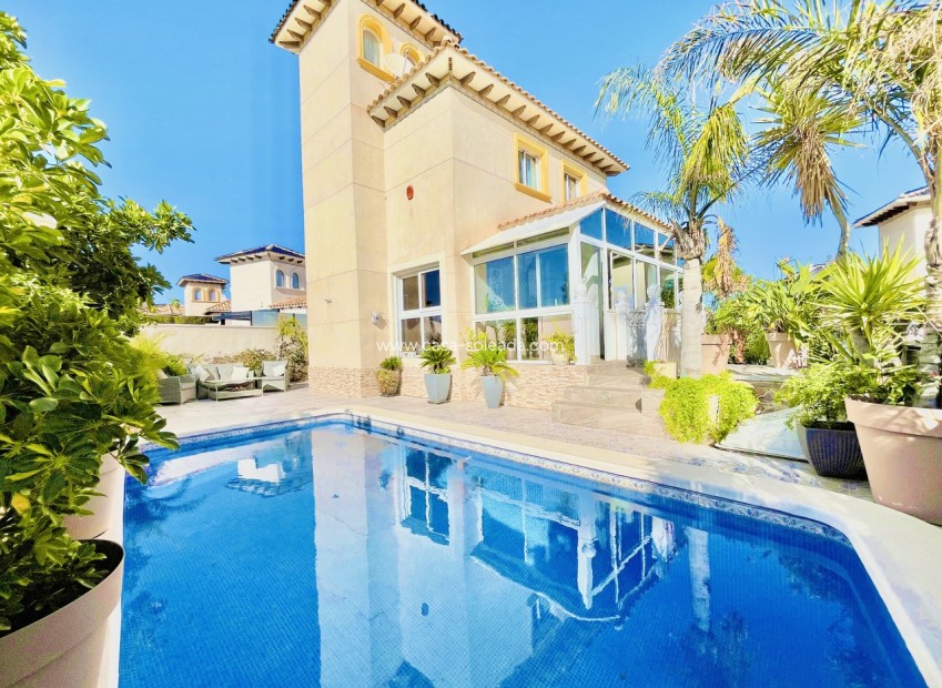 Herverkoop - Villa - La Zenia - Costa Blanca