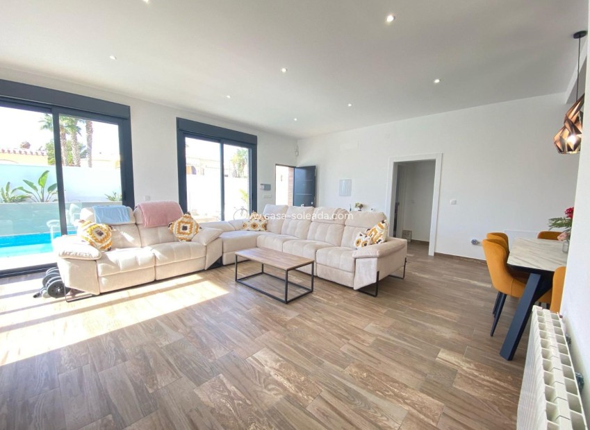 Herverkoop - Villa - Orihuela Costa - Costa Blanca