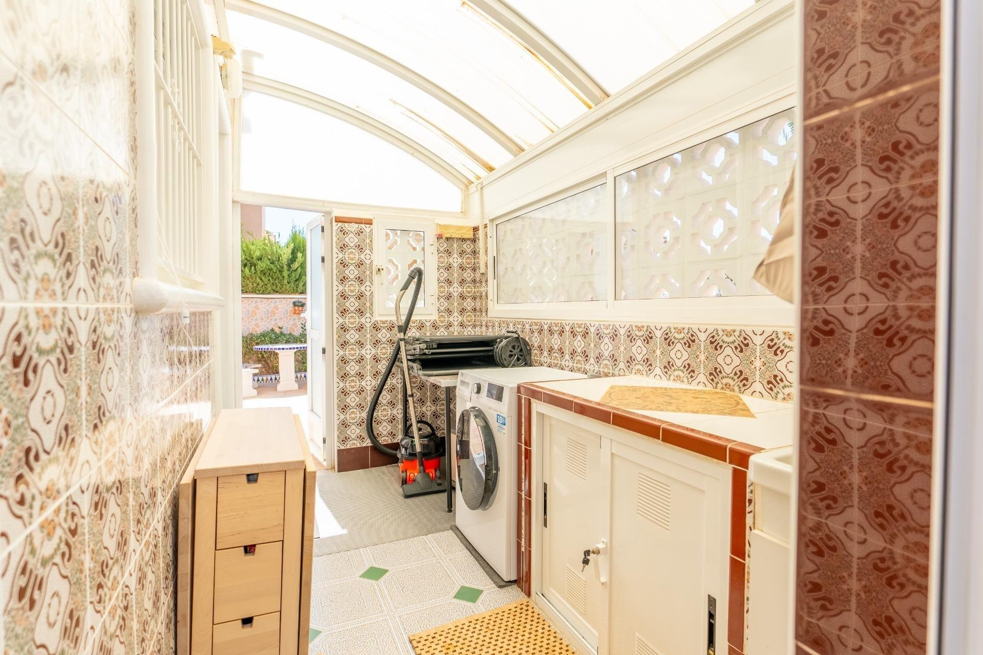 Herverkoop - Villa - Orihuela Costa - Punta Prima