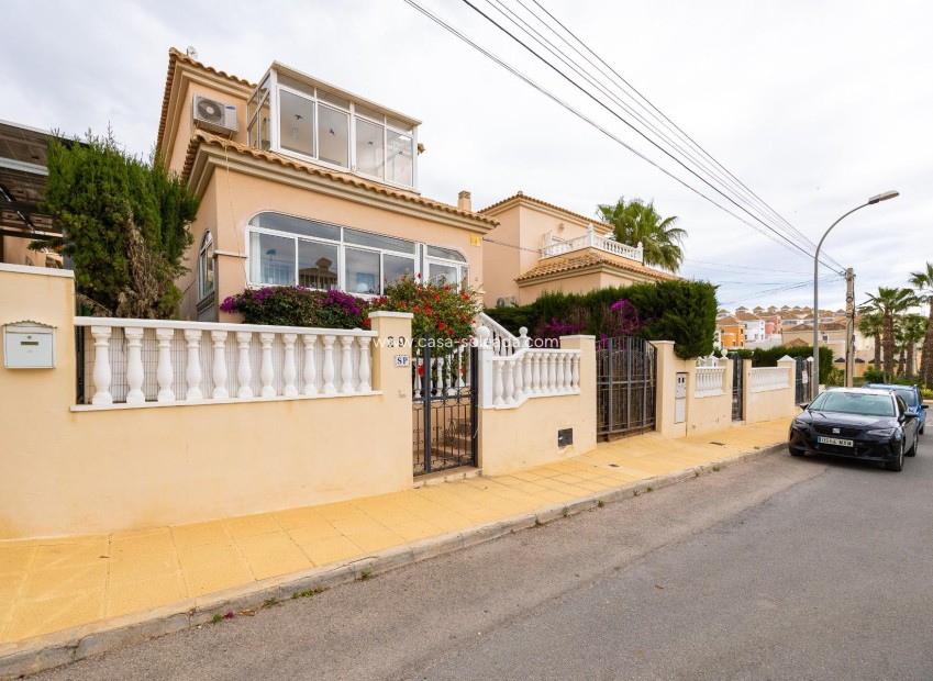 Herverkoop - Villa - Orihuela Costa - Villamartín