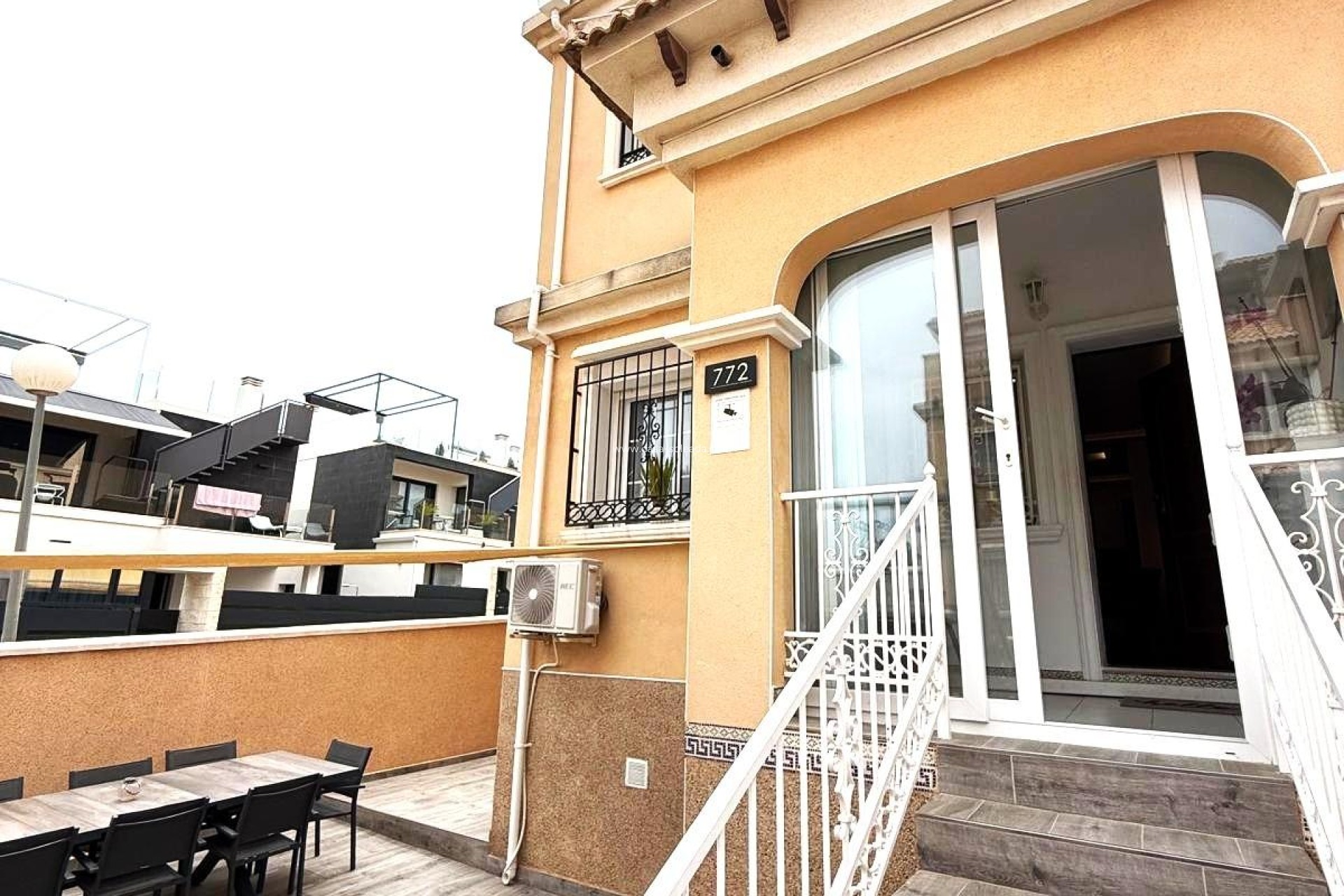Herverkoop - Villa - Orihuela Costa - Villamartín