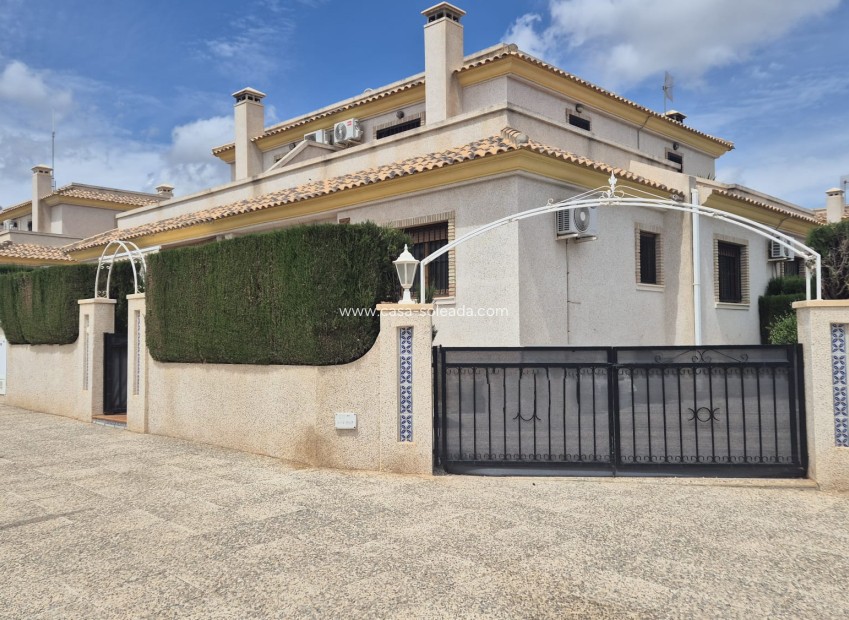 Herverkoop - Villa - Orihuela - Inland