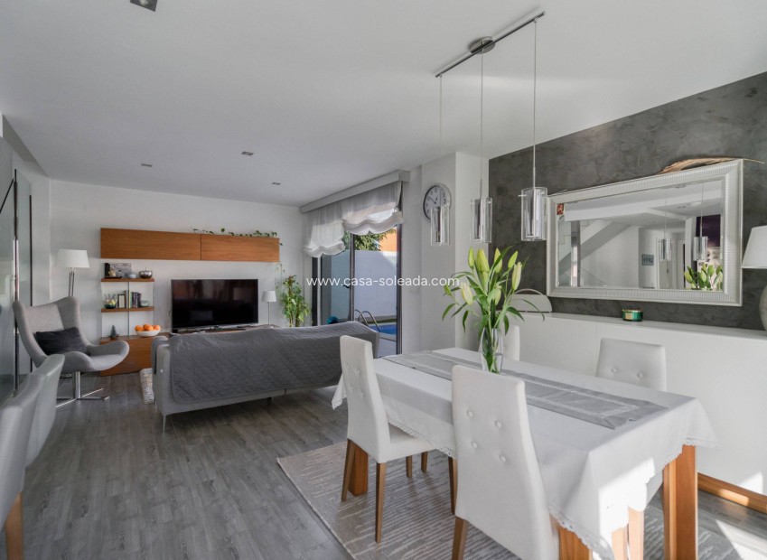 Herverkoop - Villa - Torrevieja - Aguas nuevas