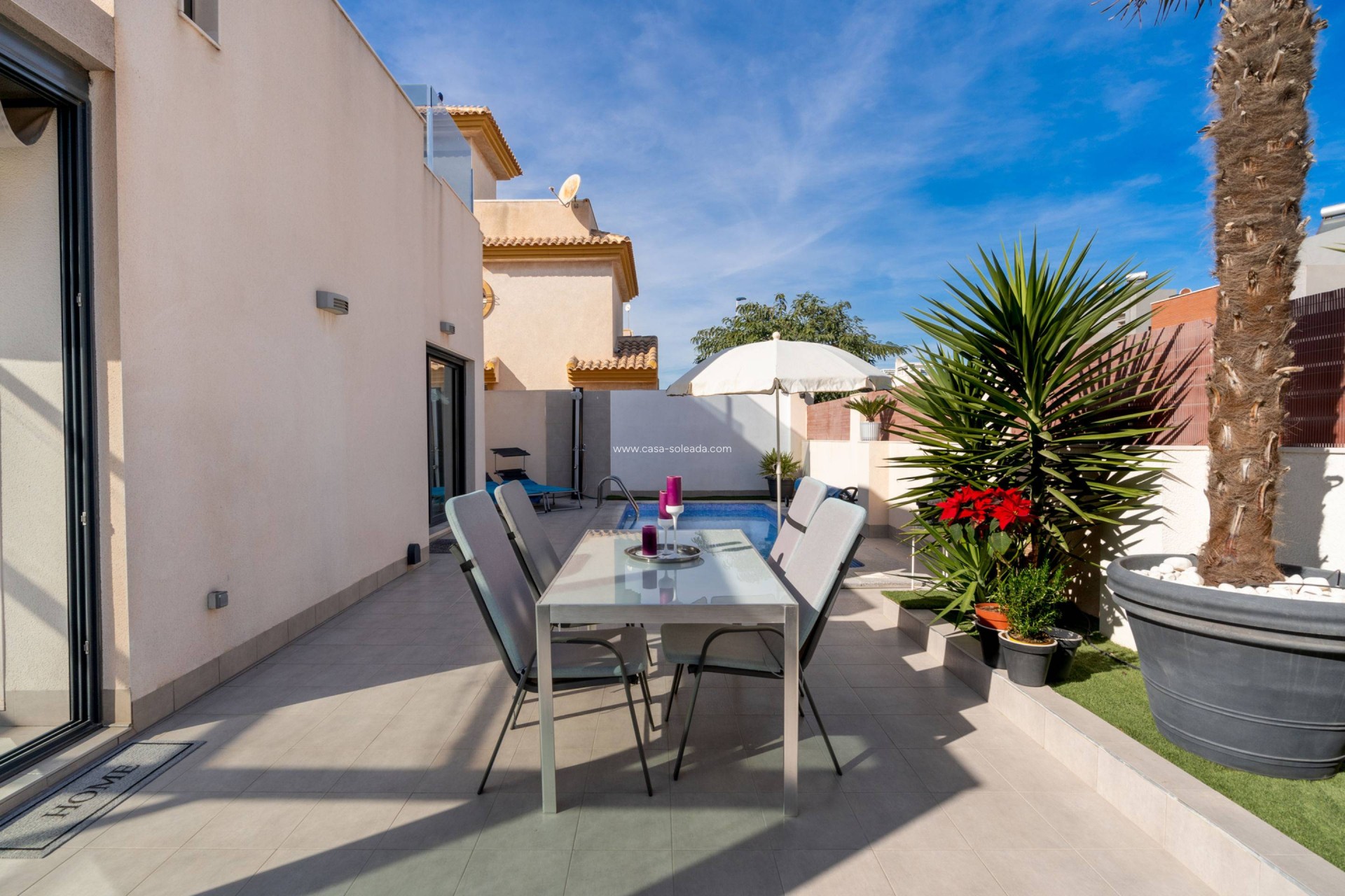 Herverkoop - Villa - Torrevieja - Aguas nuevas