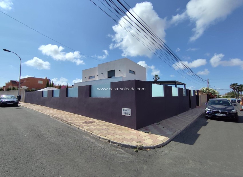 Herverkoop - Villa - Torrevieja - La Siesta