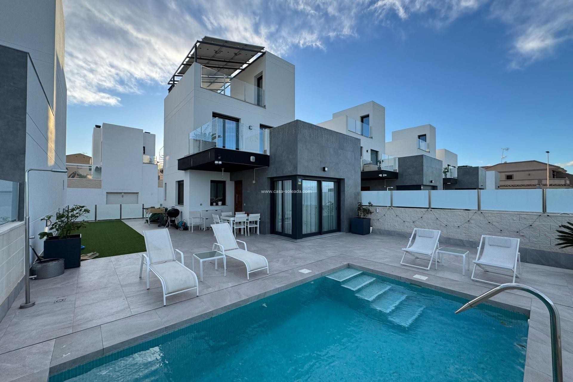 Herverkoop - Villa - Torrevieja - Los Balcones