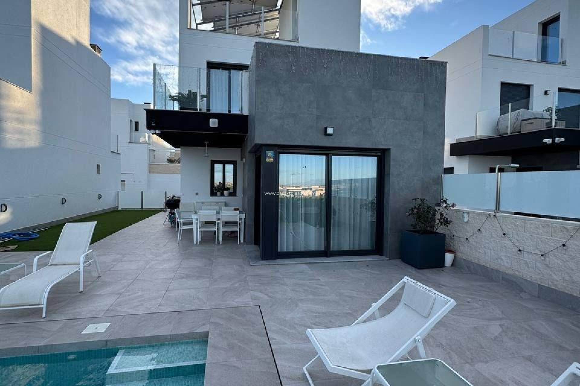 Herverkoop - Villa - Torrevieja - Los Balcones