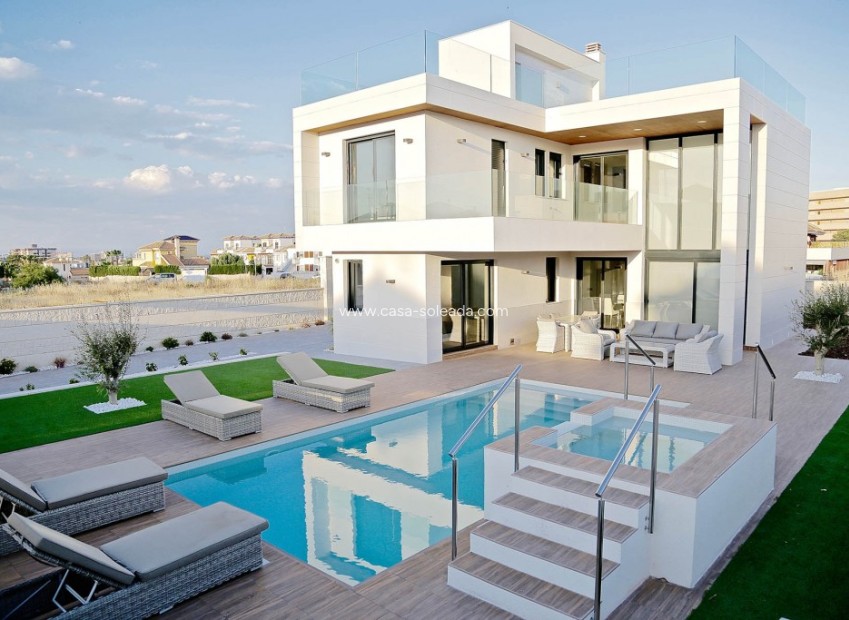 Obra nueva - Villa - Dehesa De Campoamor
