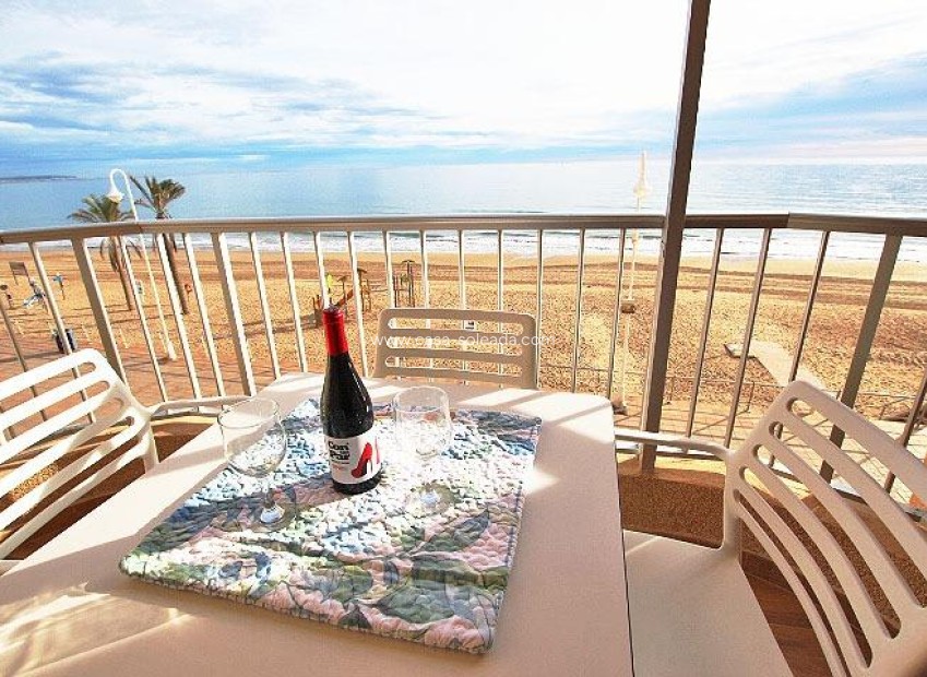 Resale - Apartment / flat - Guardamar del Segura - Pueblo