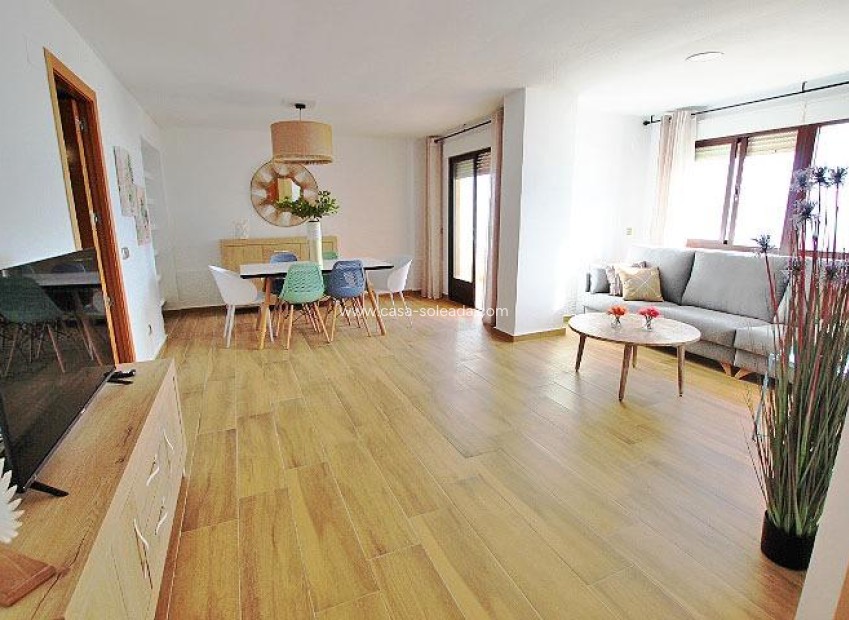 Resale - Apartment / flat - Guardamar del Segura - Pueblo