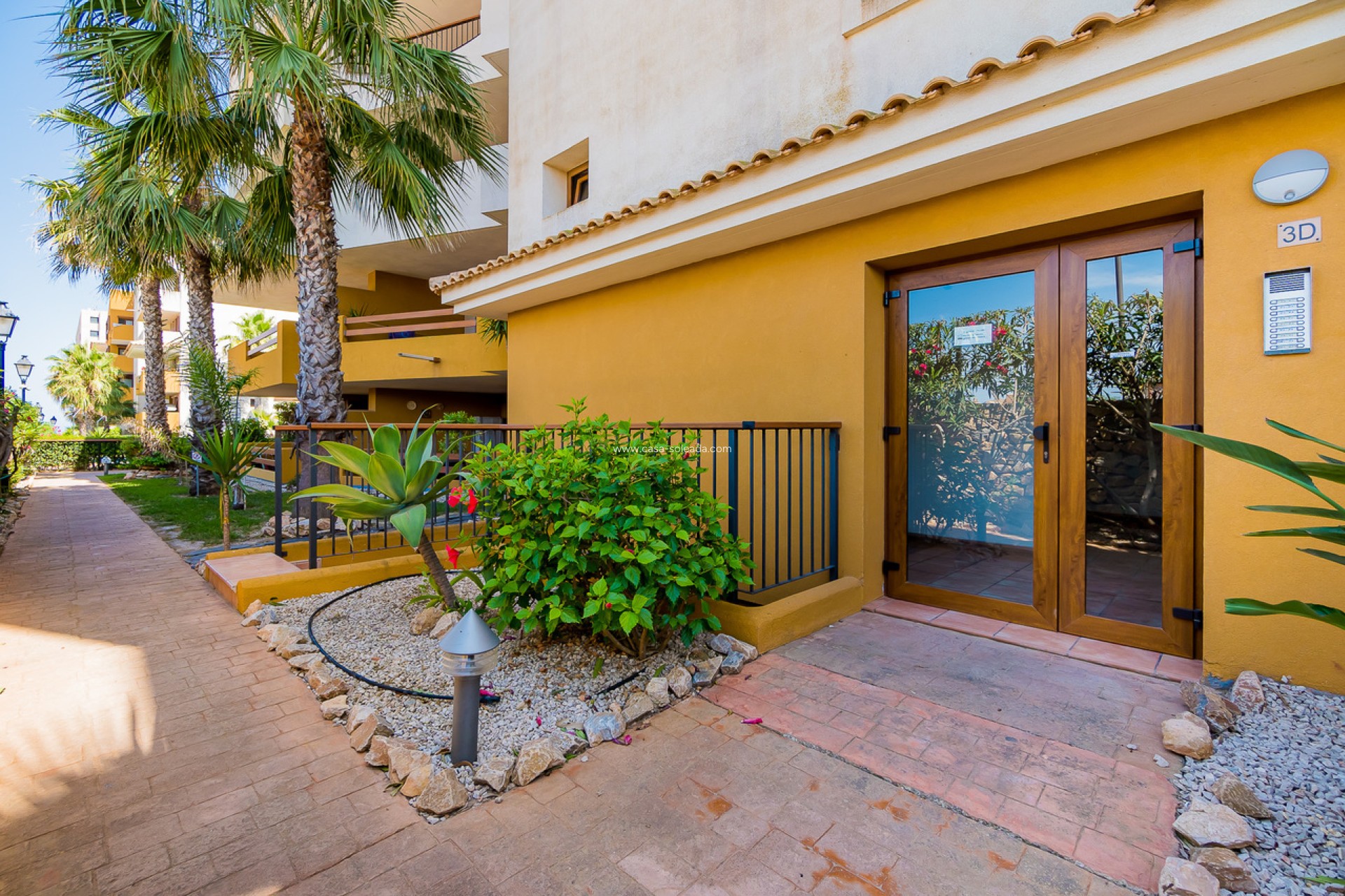 Resale - Apartment / flat - Punta Prima