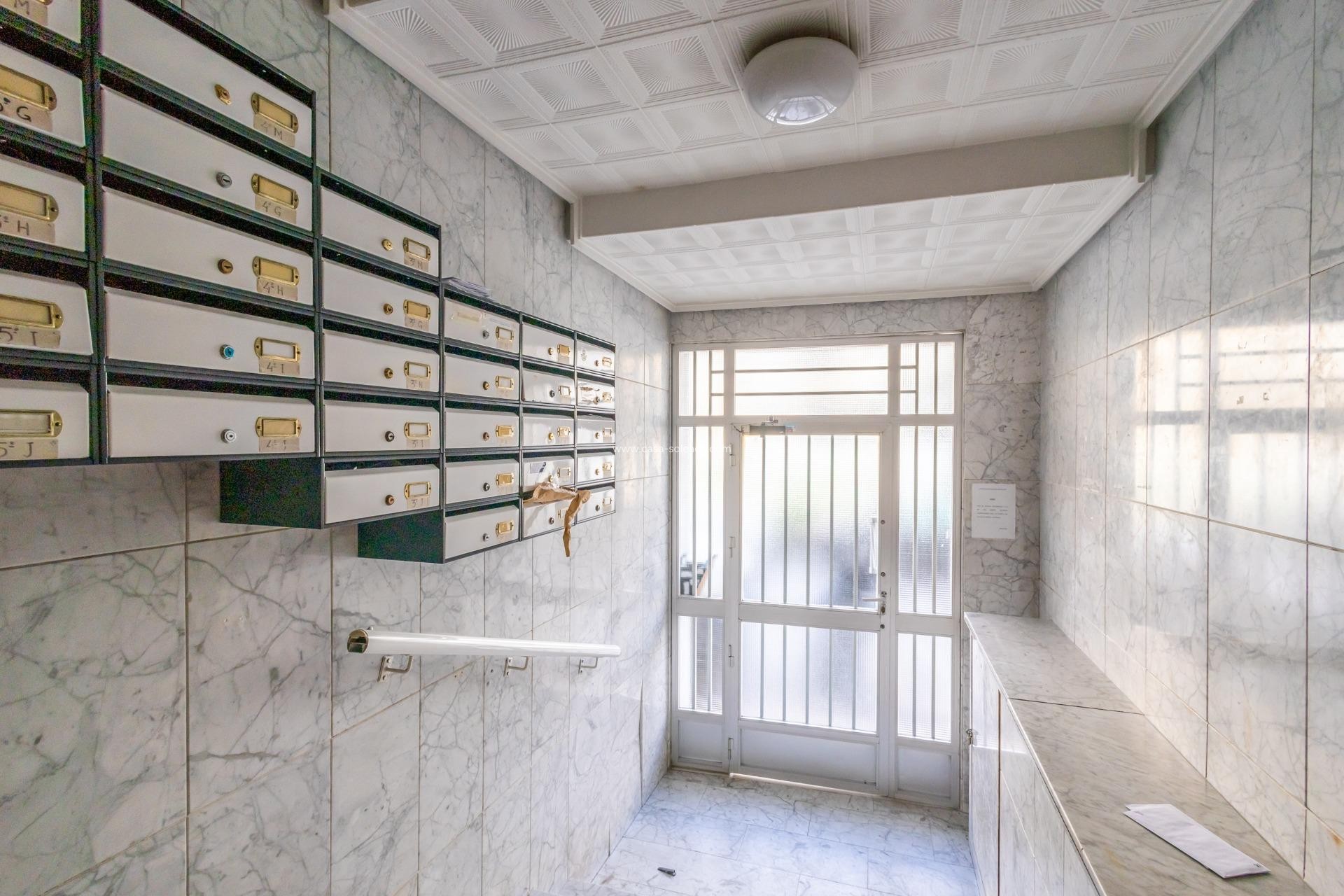 Resale - Apartment / flat - Torrevieja - Acequion