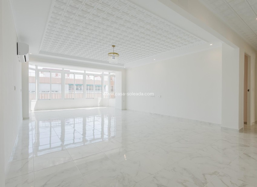 Resale - Apartment / flat - Torrevieja - Acequion