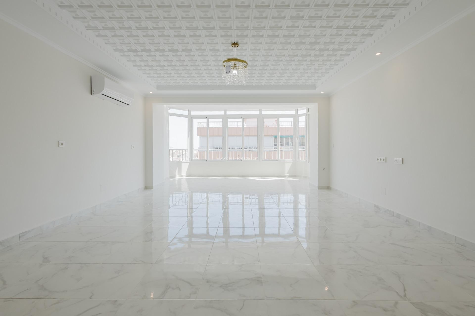 Resale - Apartment / flat - Torrevieja - Acequion