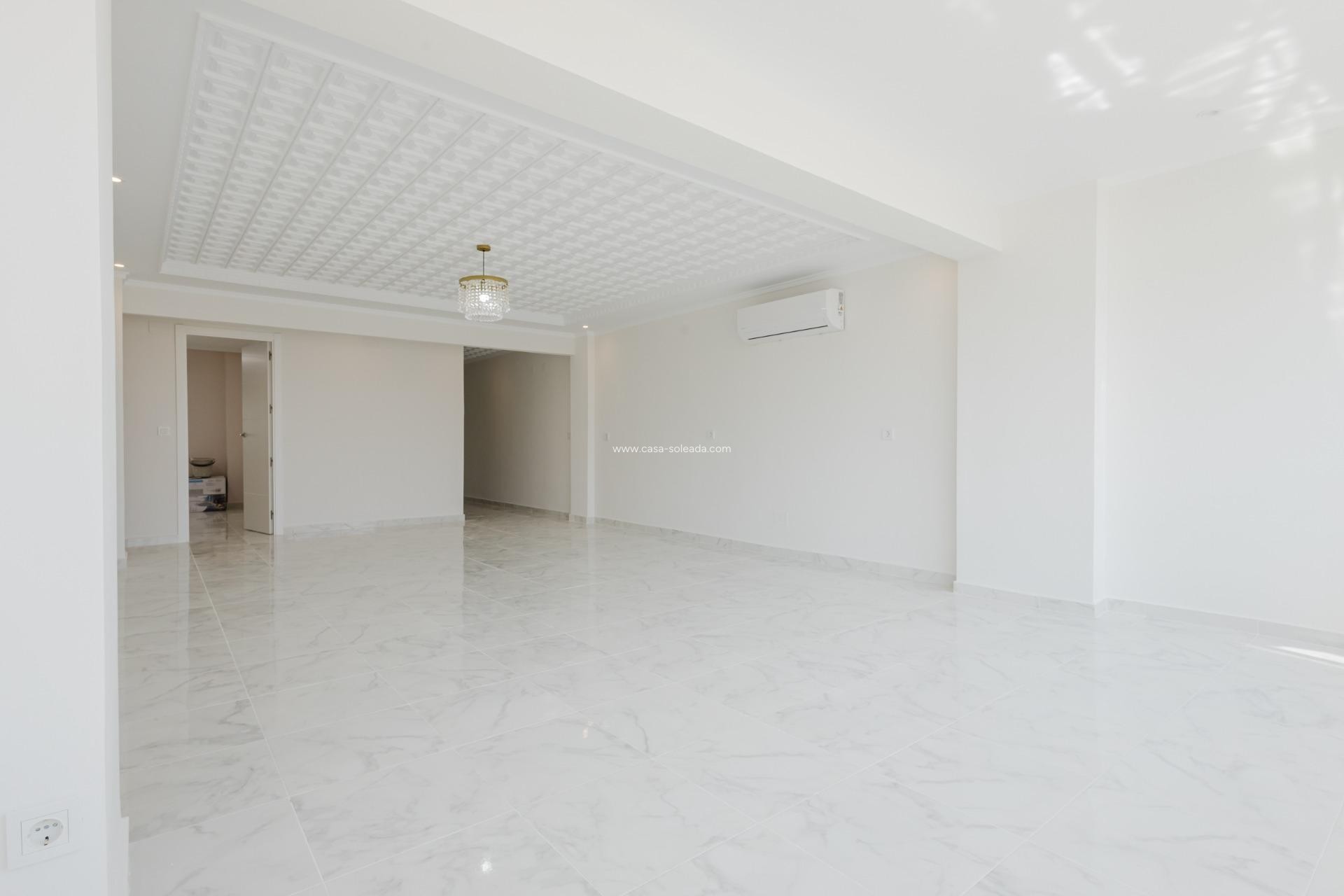 Resale - Apartment / flat - Torrevieja - Acequion