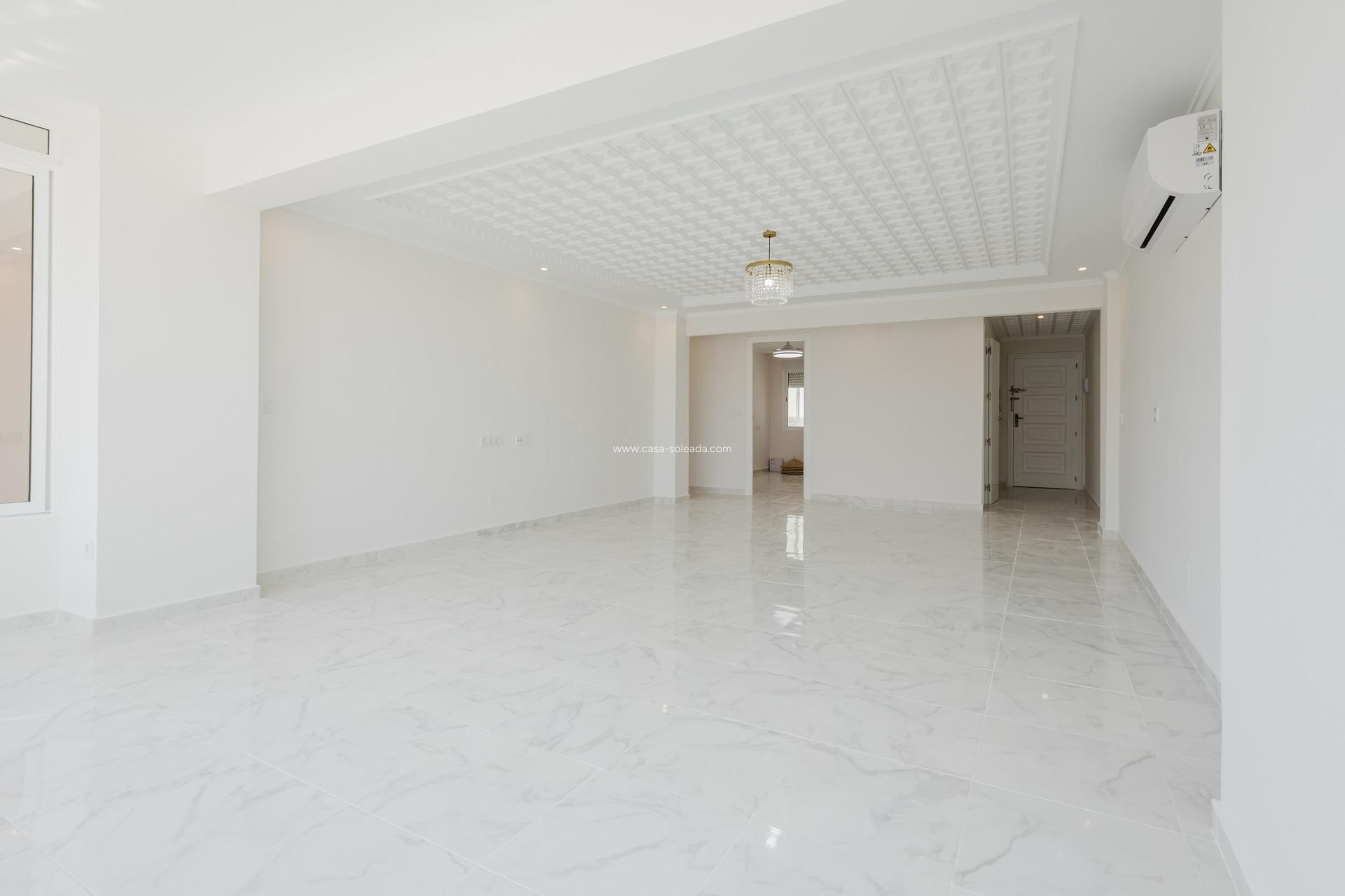 Resale - Apartment / flat - Torrevieja - Acequion