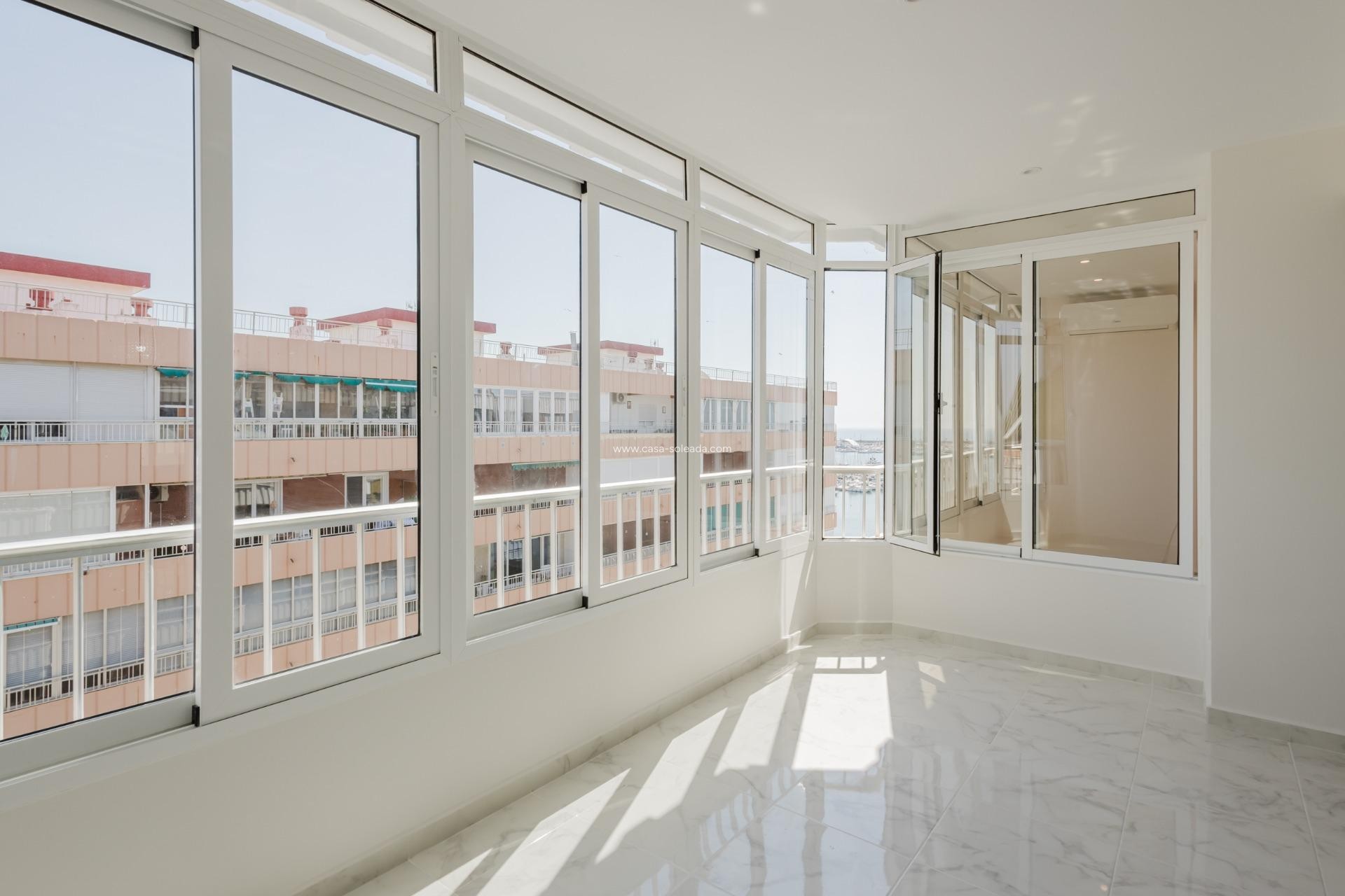 Resale - Apartment / flat - Torrevieja - Acequion