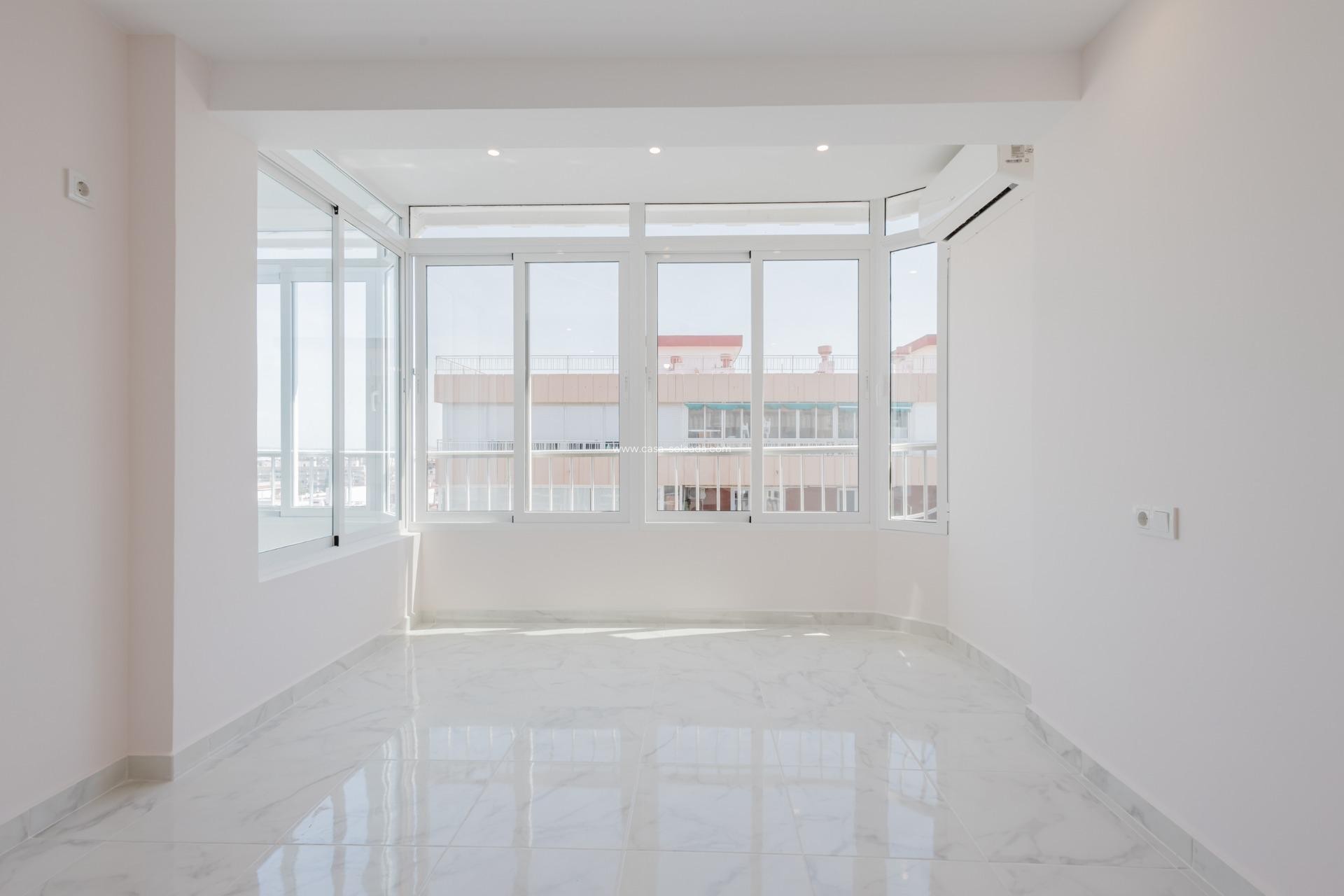 Resale - Apartment / flat - Torrevieja - Acequion