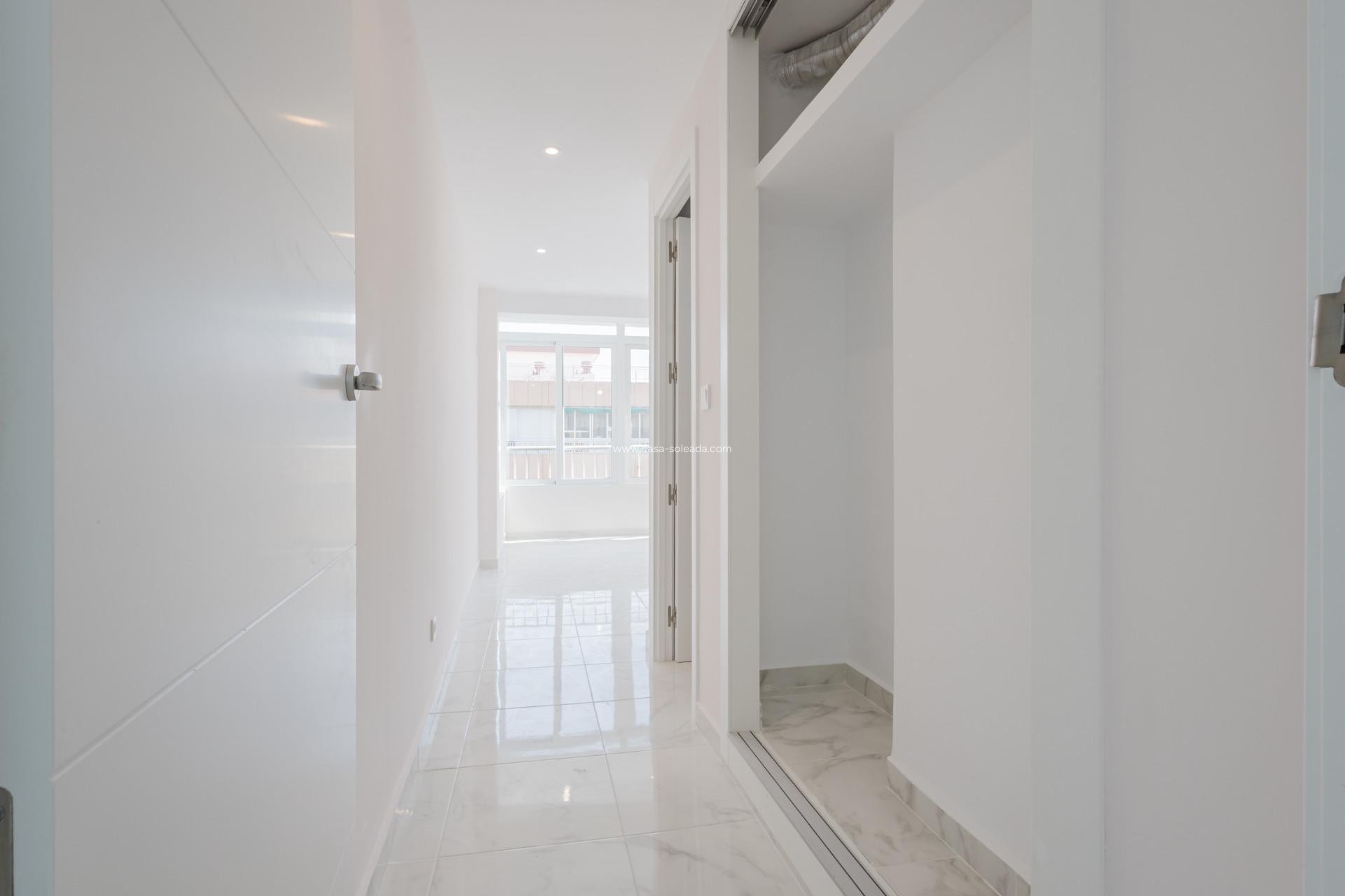 Resale - Apartment / flat - Torrevieja - Acequion