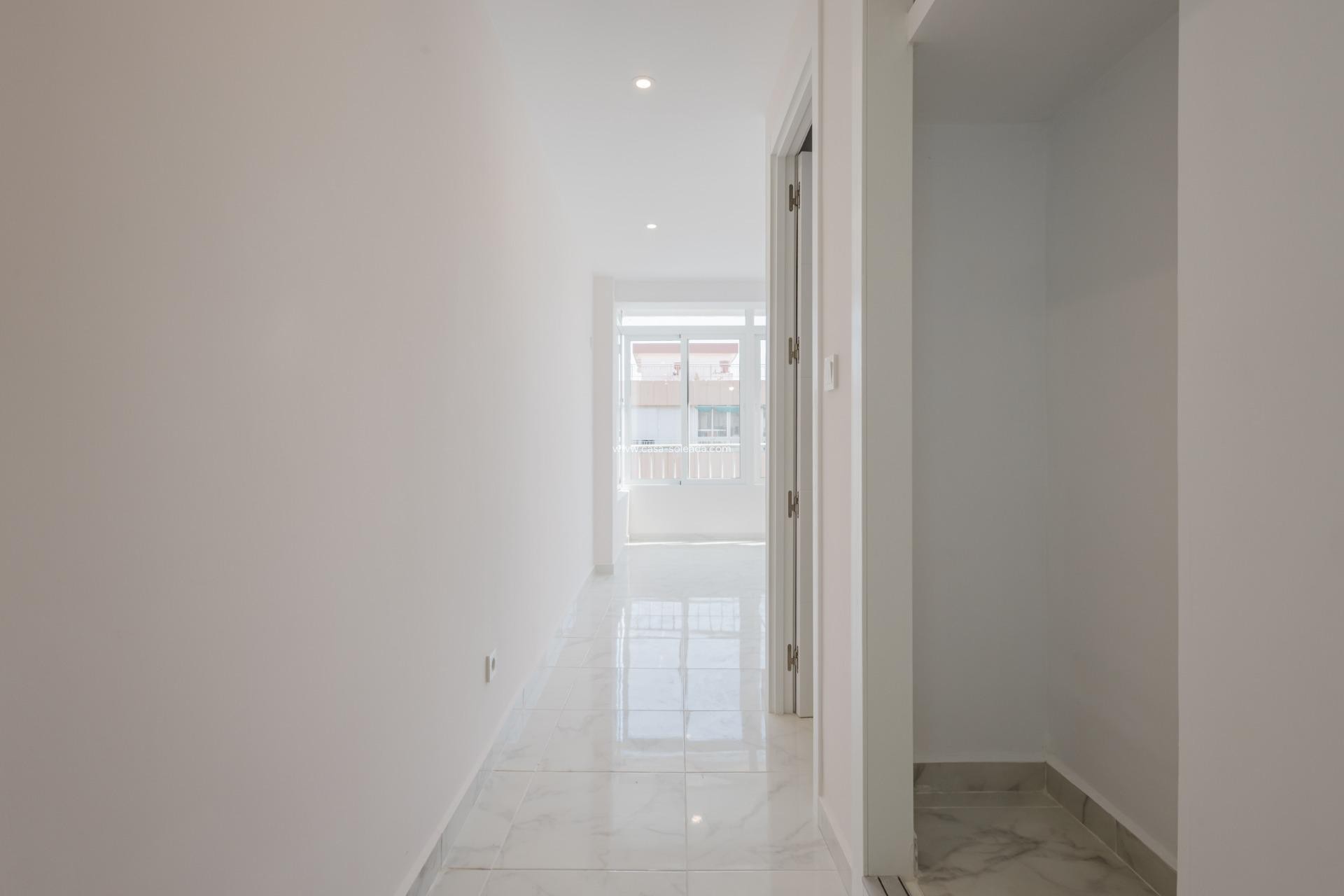 Resale - Apartment / flat - Torrevieja - Acequion