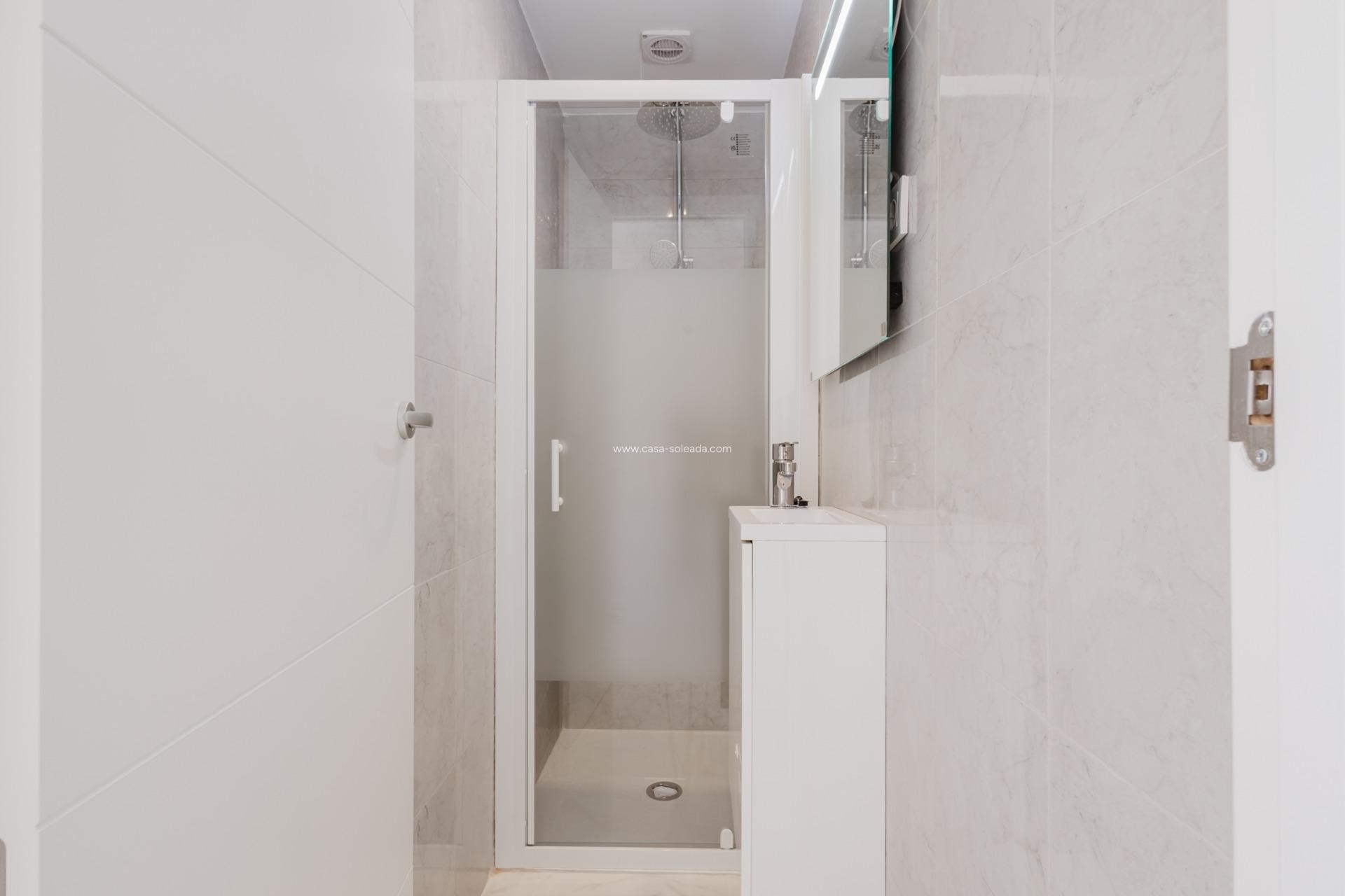 Resale - Apartment / flat - Torrevieja - Acequion