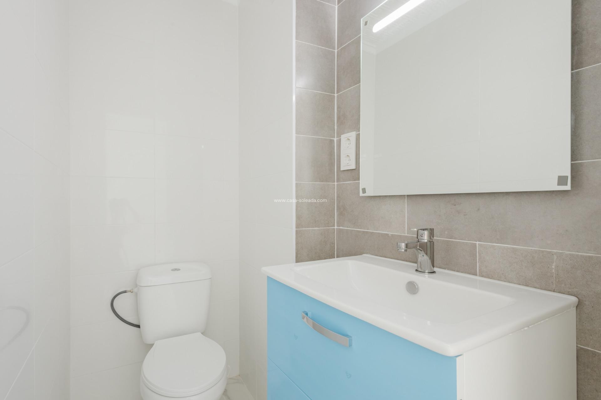 Resale - Apartment / flat - Torrevieja - Acequion