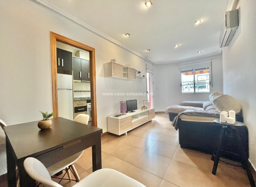 Resale - Apartment / flat - Torrevieja - Center