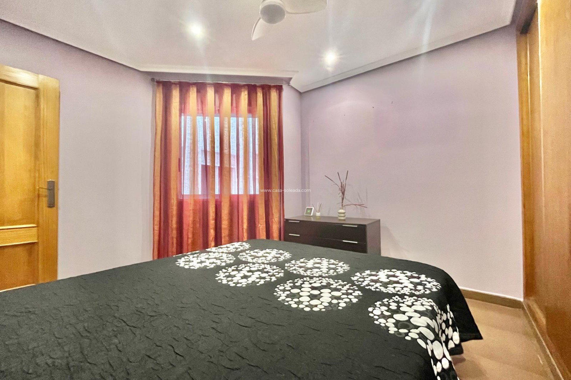 Resale - Apartment / flat - Torrevieja - Center