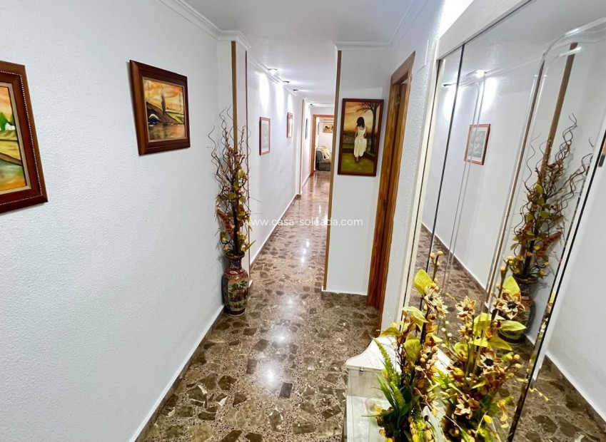 Resale - Apartment / flat - Torrevieja - Center